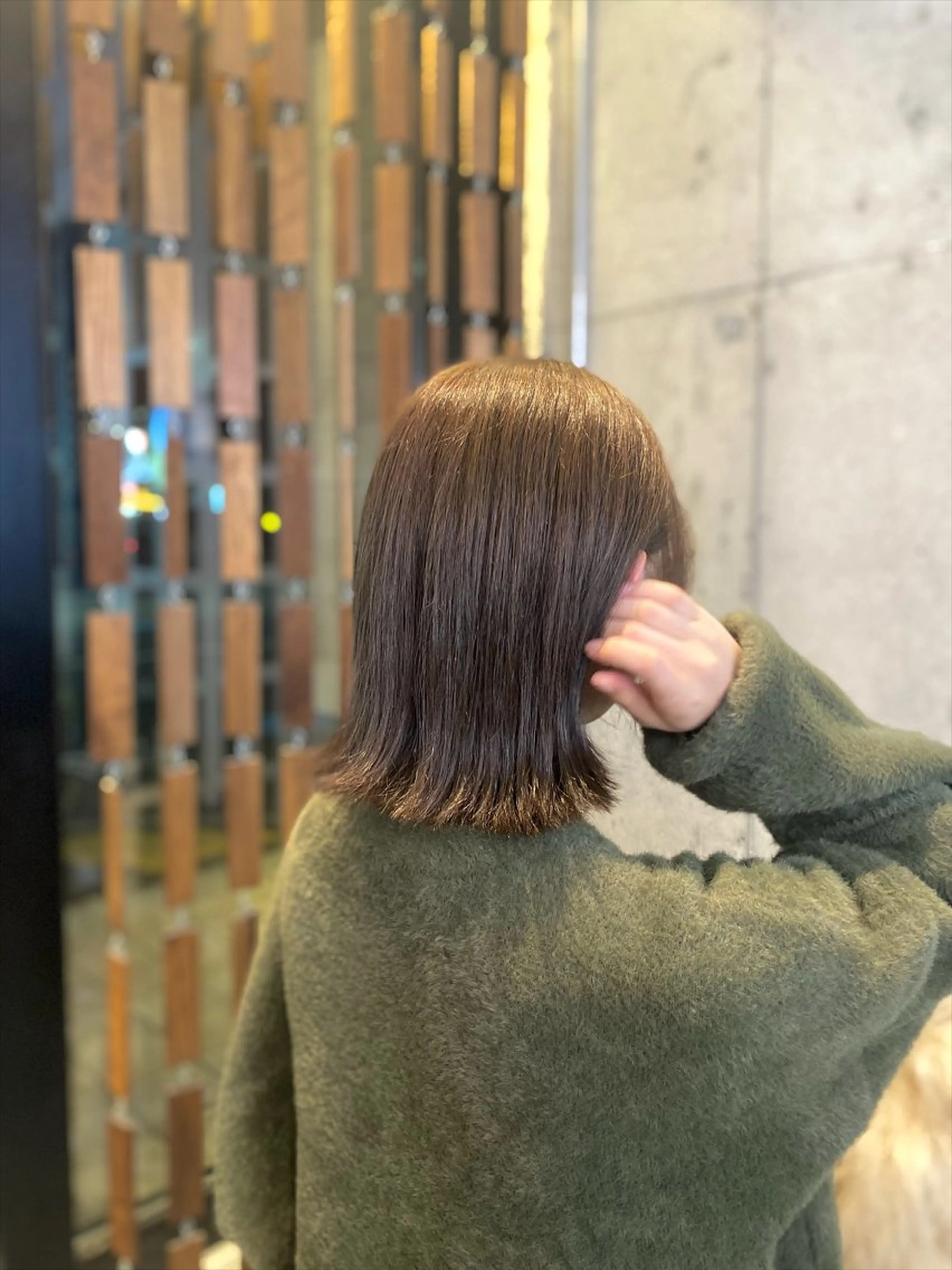 ミディアム カラー ベージュカラー ブリーチ ダブルカラー ブリーチなしカラー オリーブベージュ カット ヘアカラー 佐々木 彩乃のヘアスタイル
