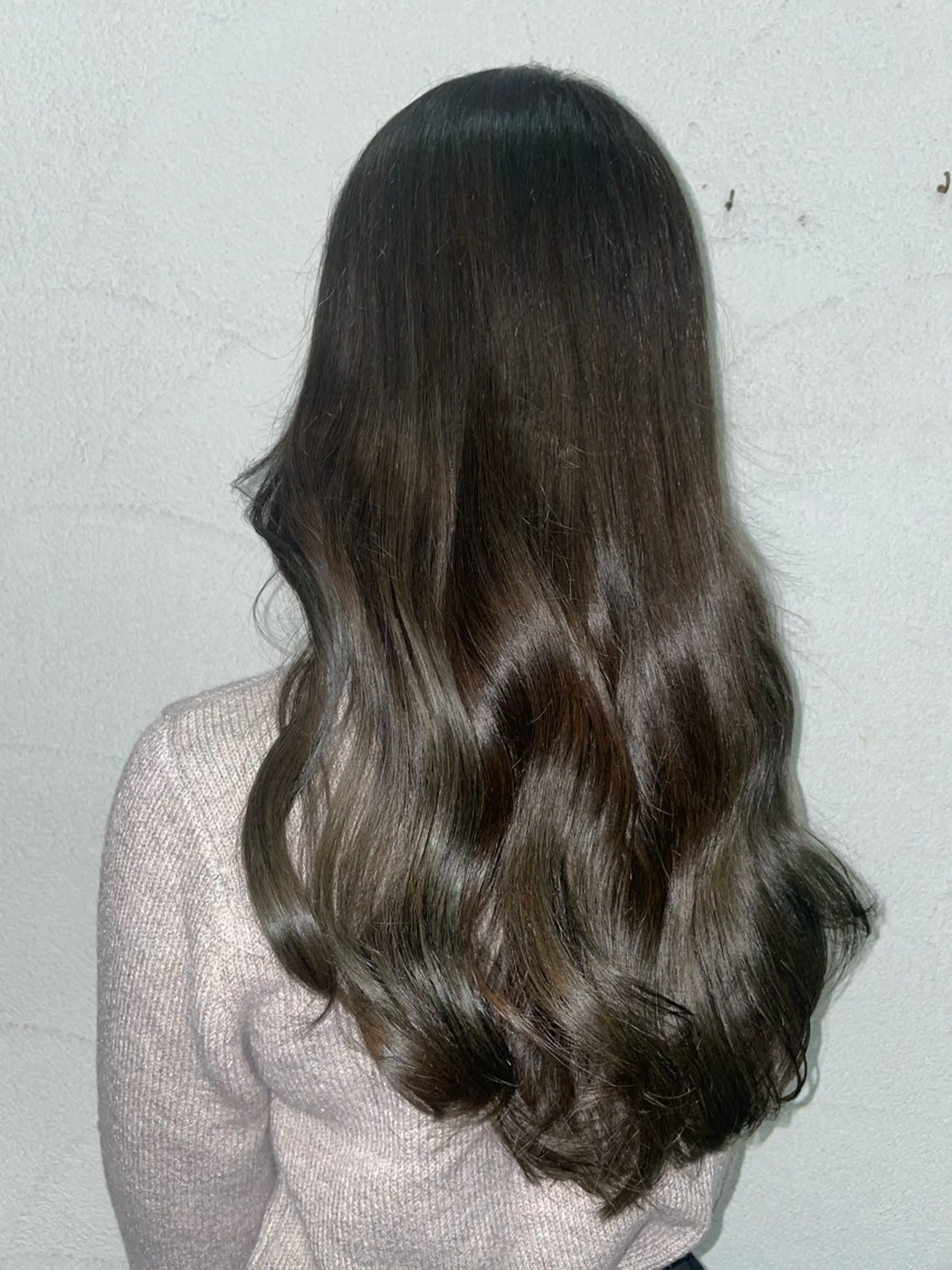 ロング カラー 透明感カラー グレージュ オリーブグレージュ オリーブグレー 大塚 友茉のヘアスタイル