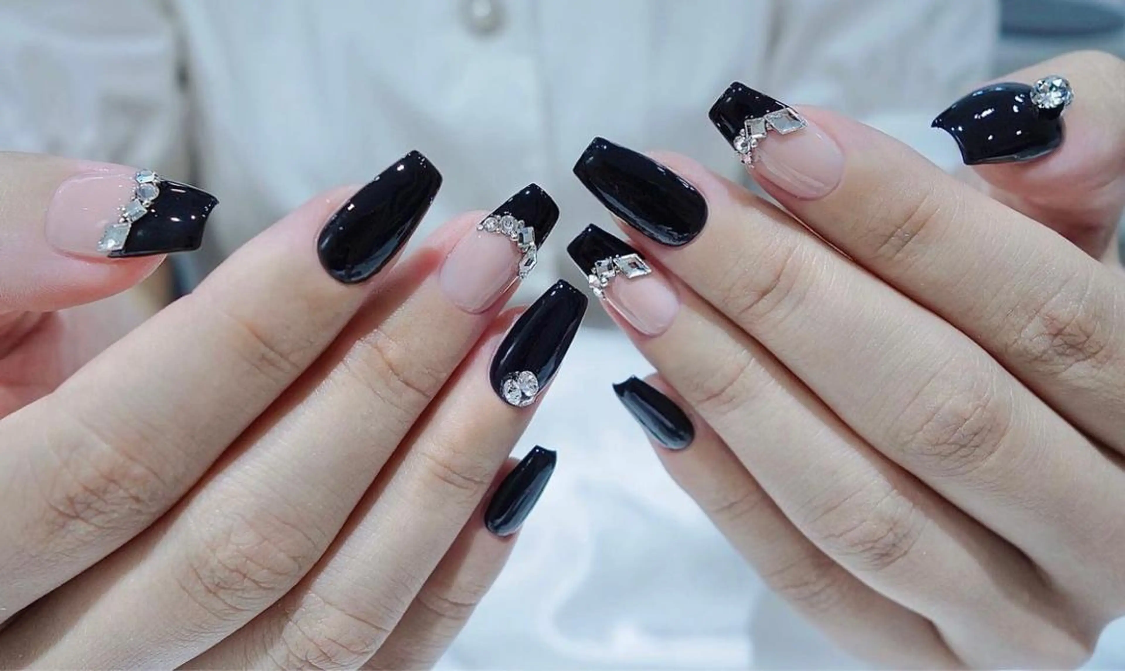ネイル 長さ出し シンプルネイル ネイルチップ She   Nail所属・ISA_ BELLAのネイルデザイン