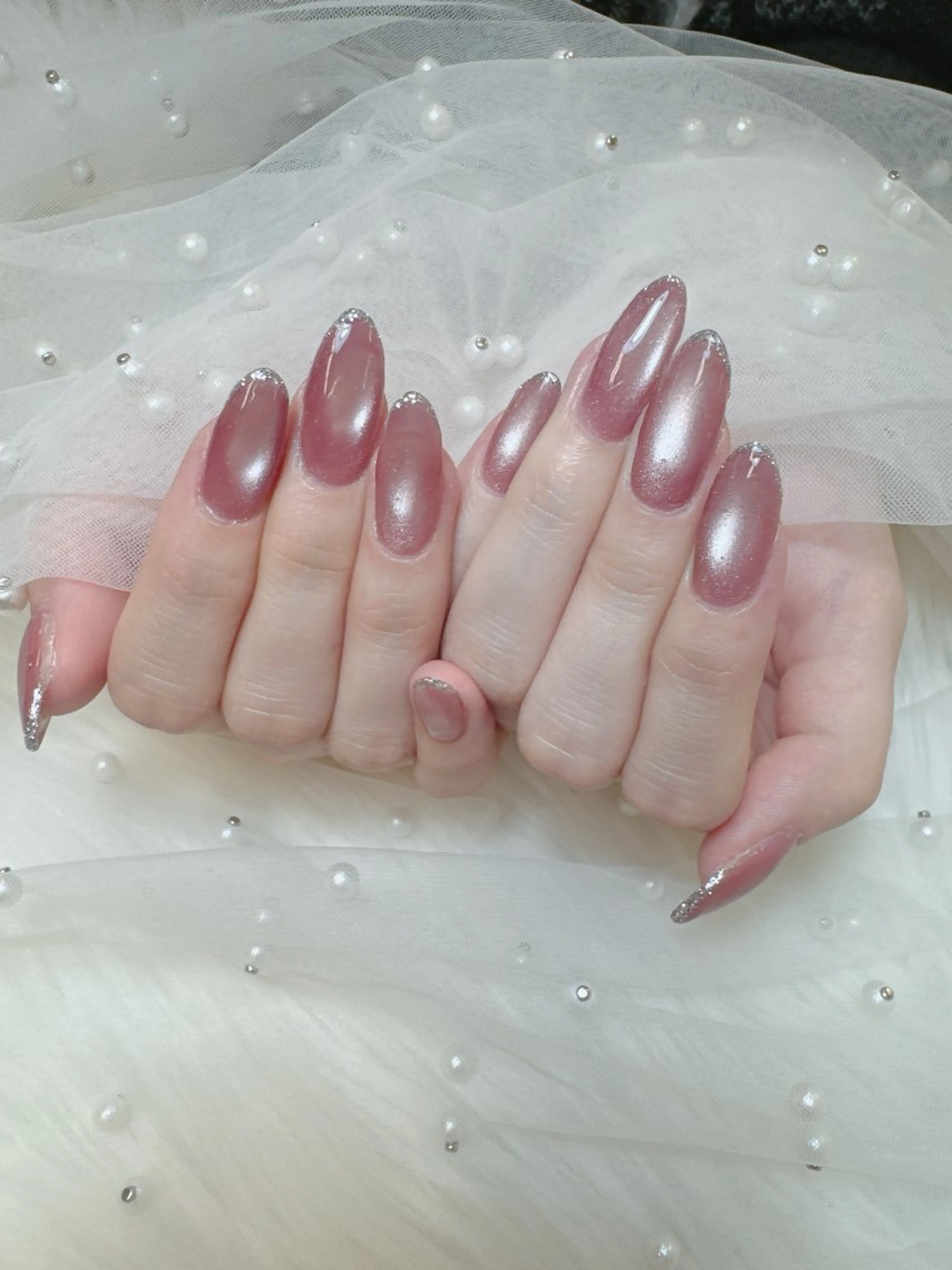 ネイル フレンチネイル ガラスフレンチ キラキラネイル マグネットネイル マグネットフレンチ ハンドネイル Queeens nailのネイルデザイン