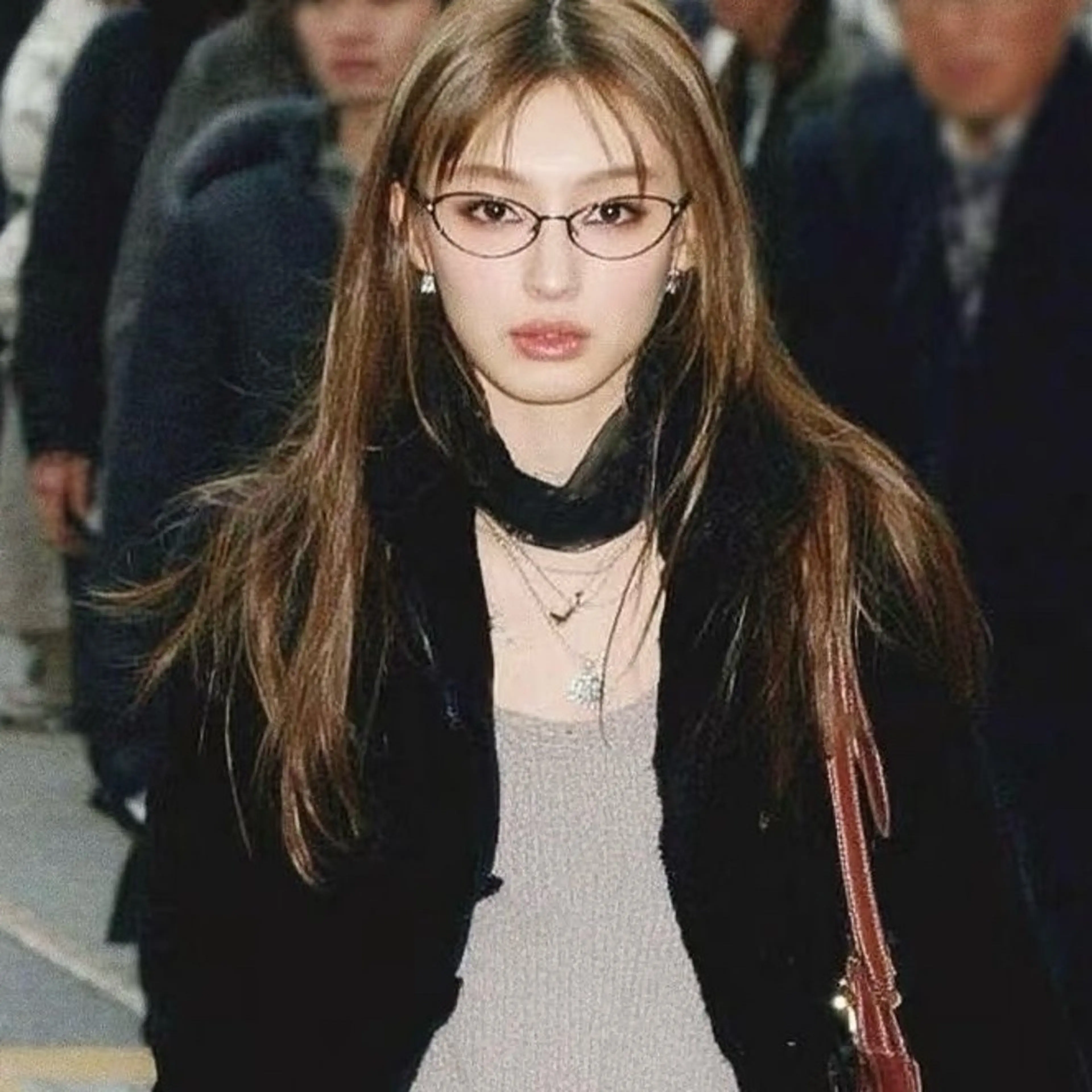 ロング カラー ベージュカラー 透明感カラー ダブルカラー グレージュ レイヤーカット カット ヘアカラー トリートメント nonoka オリーブ/レイヤーのヘアスタイル