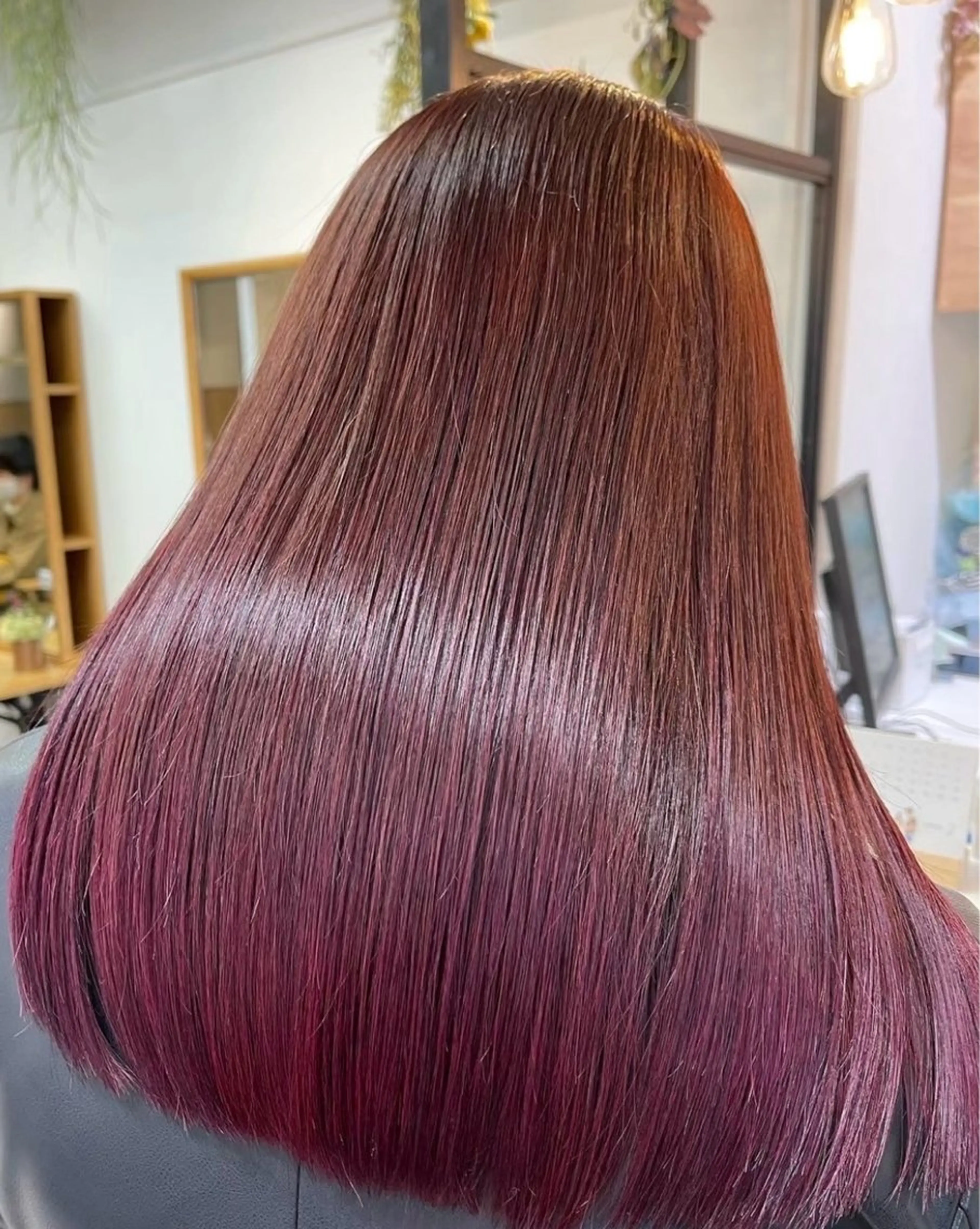 カラー カシス ヘアカラー トリートメント うる艶カラー✨️ 耳ツボ💠mamiのヘアスタイル