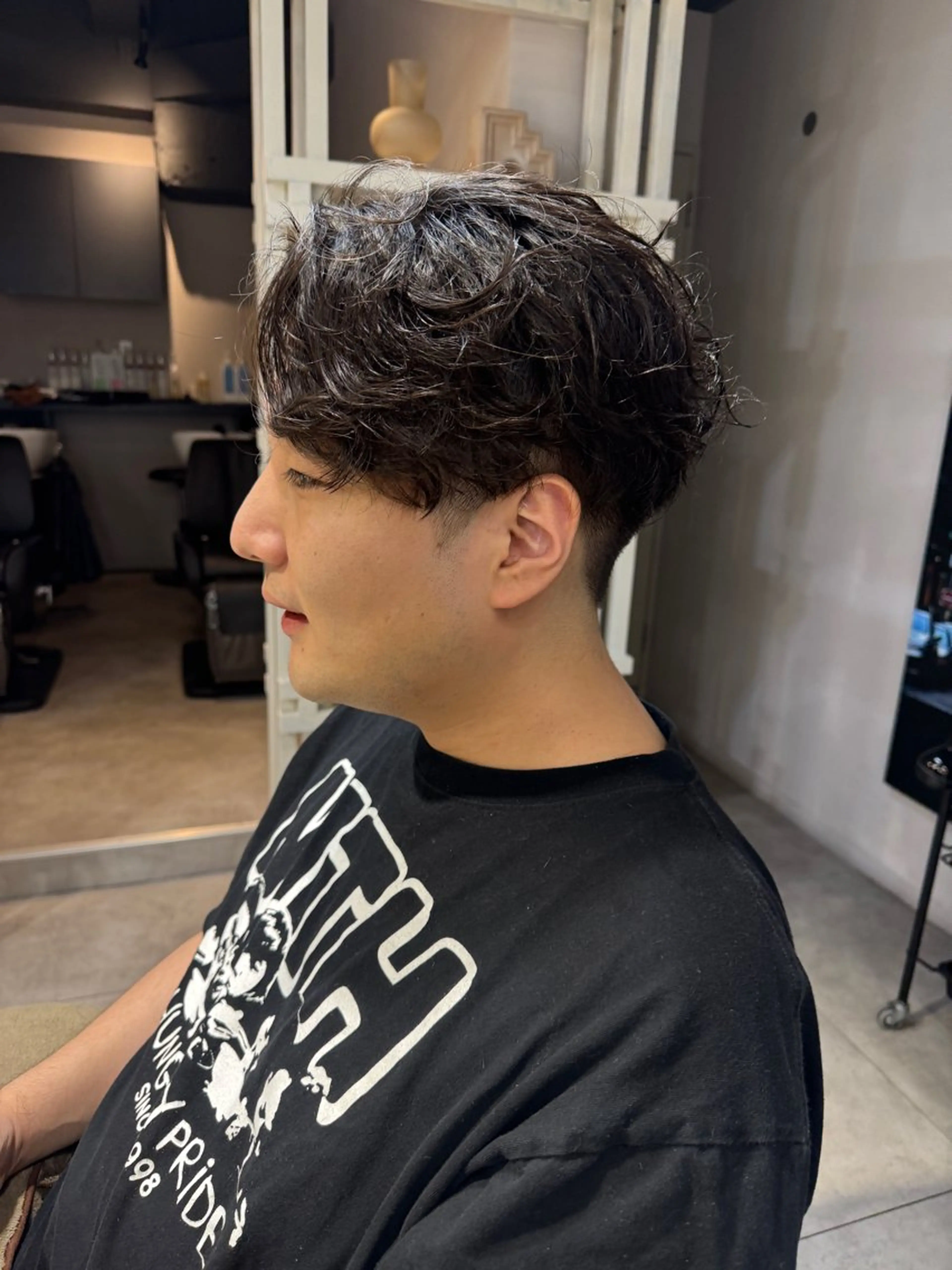 ミディアム パーマ メンズ センターパート カット パーマ トリートメント 似合う髪型が 分からない方へのヘアスタイル