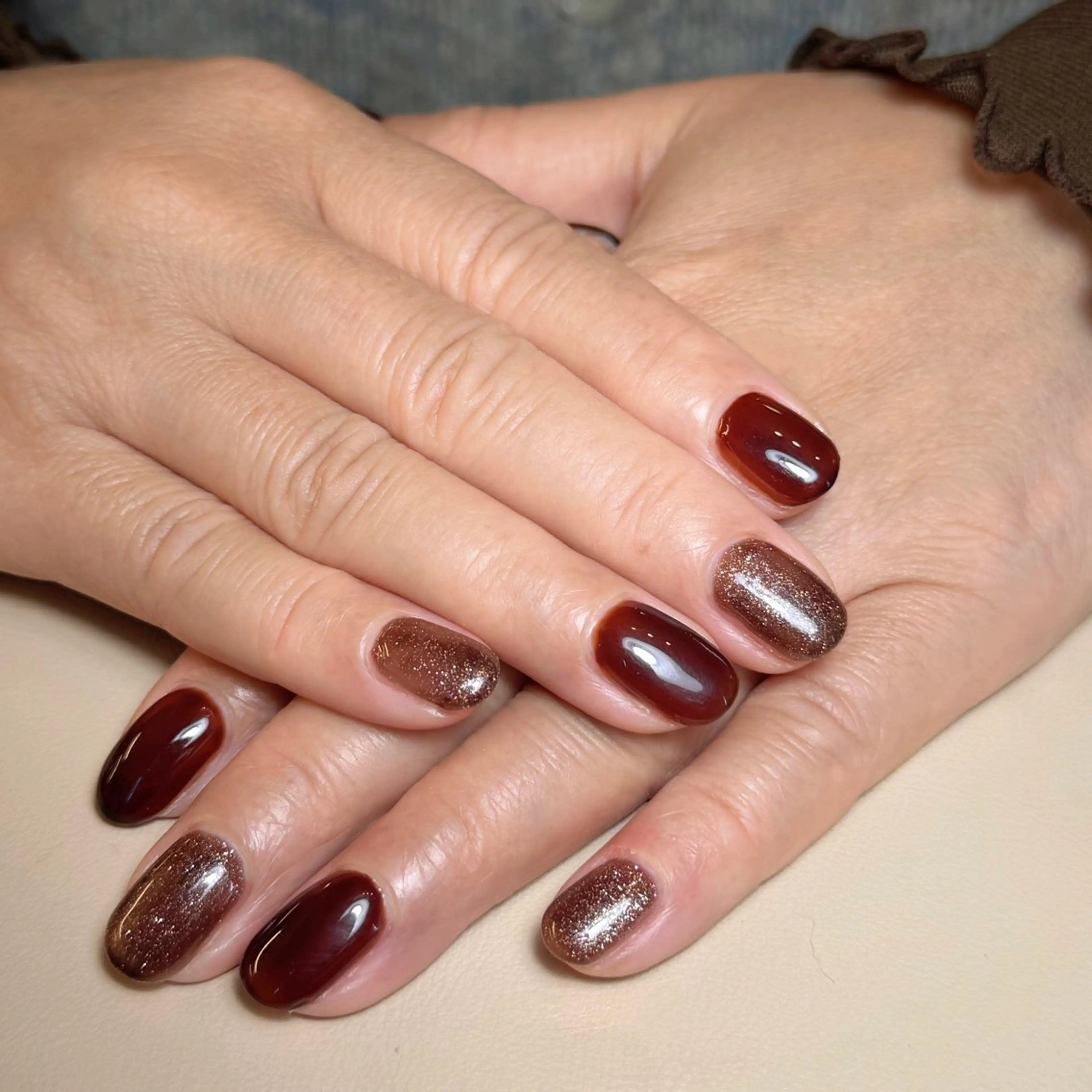 ネイル べっ甲ネイル グラデーション ラメ(グリッター) ワンカラーネイル Luana / ayanaのネイルデザイン