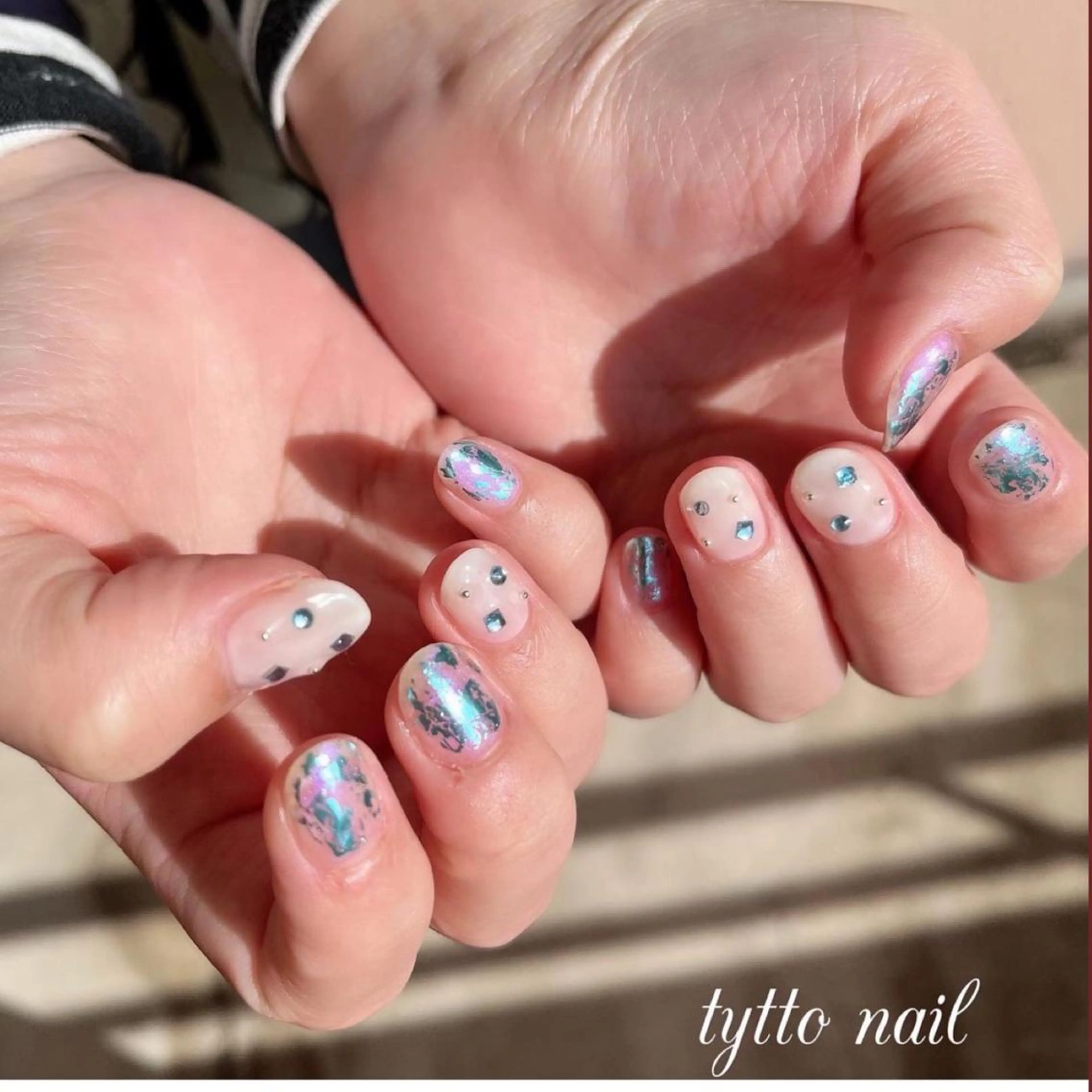 ネイル オーロラネイル ブルー キラキラネイル 韓国ネイル ショートネイル ハンドネイル tytto nail ❤︎‪‪eri‪‪のネイルデザイン