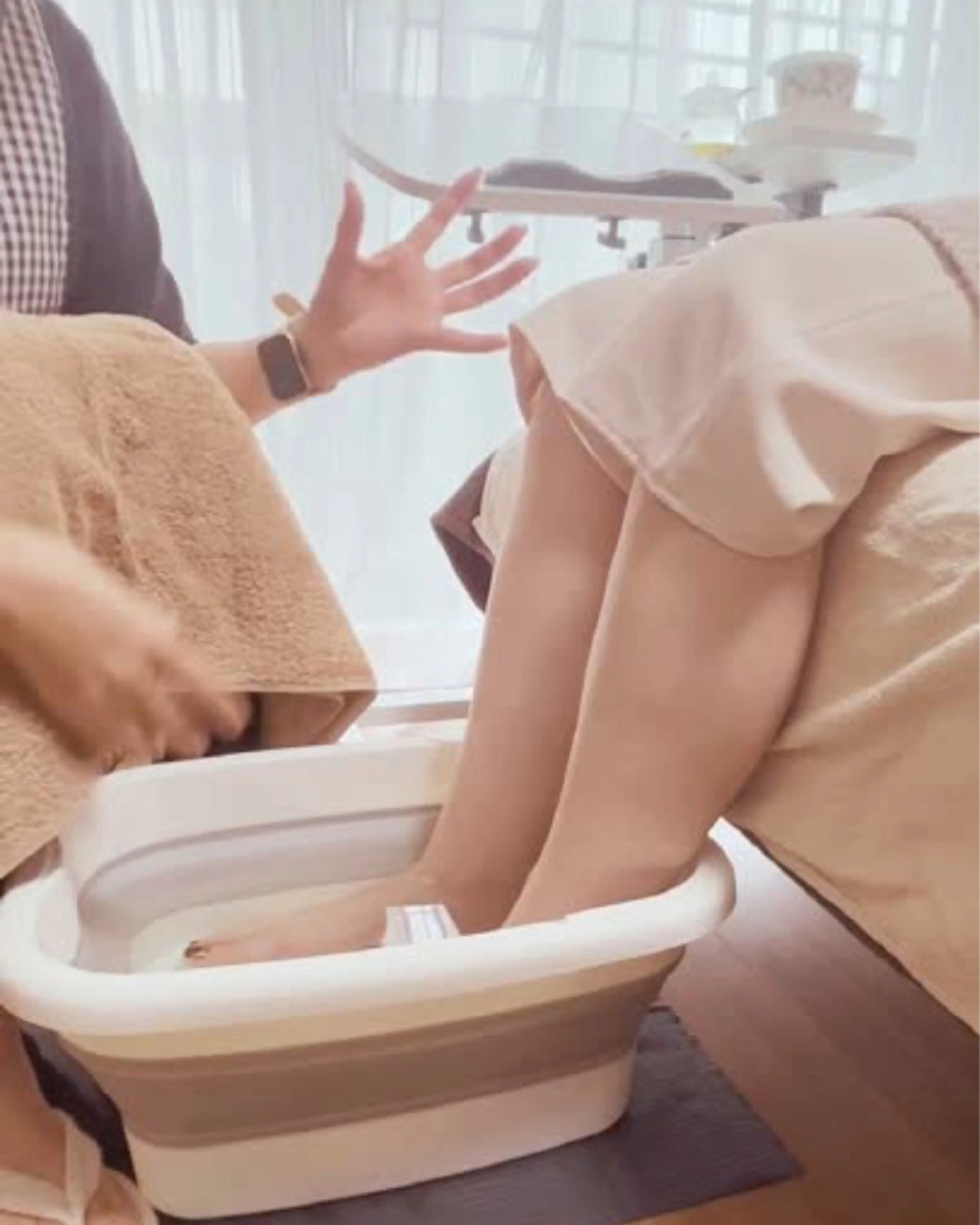 極上足元美人コース（角質ケア＋フットスパ＋ワンカラー）の写真