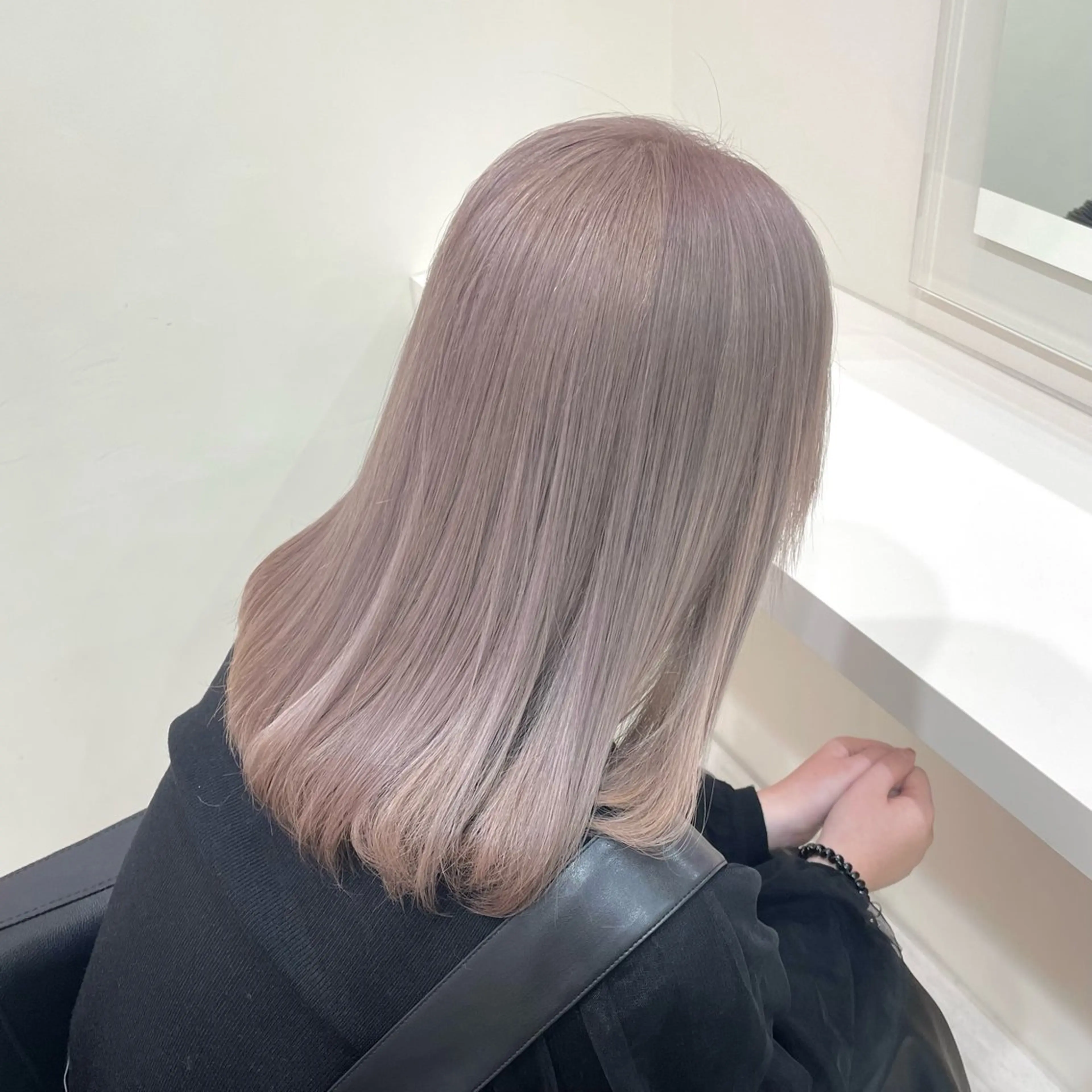 セミロング 韓国ガーリー🤍ハイ トーン🤍Ayanaのヘアスタイル