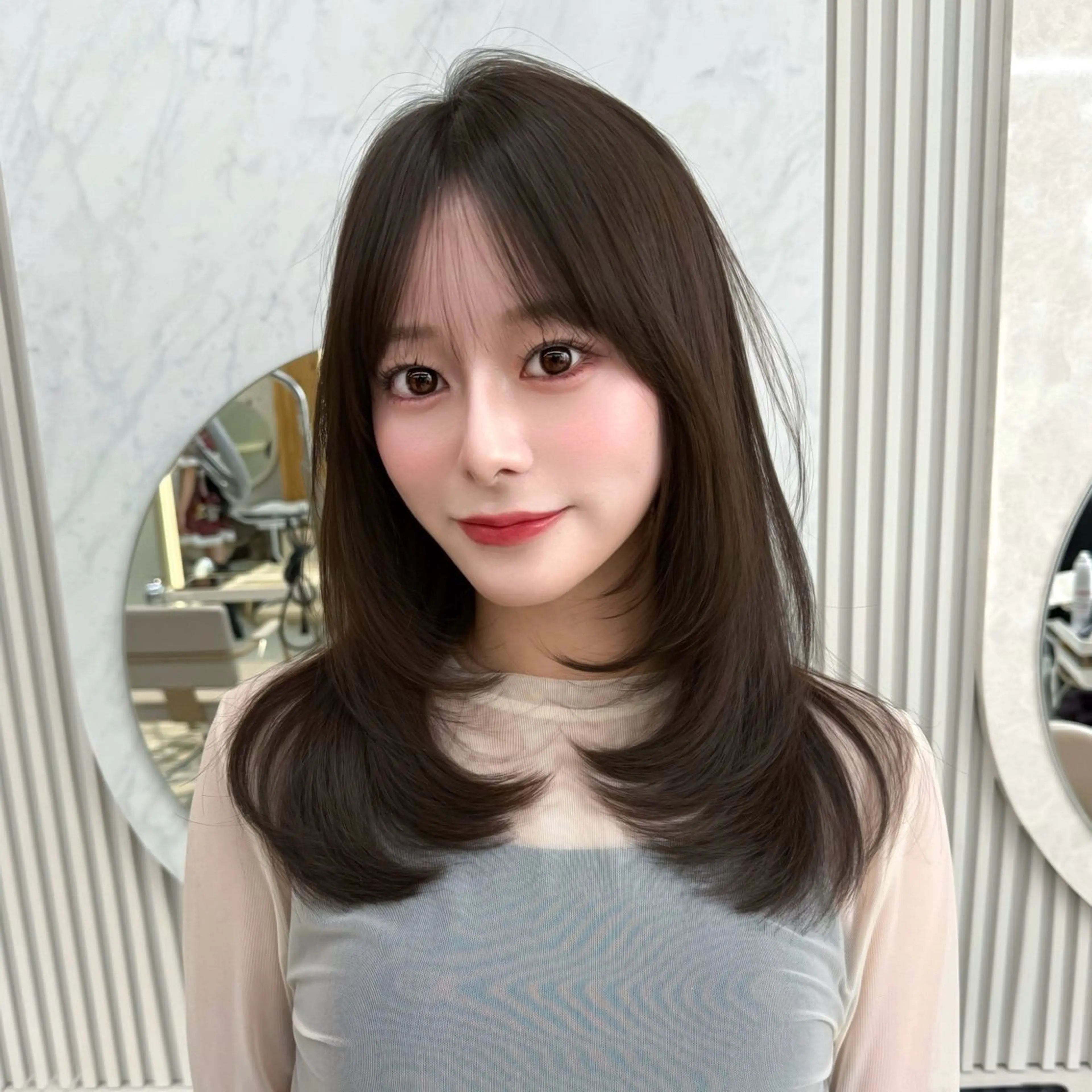 ミディアム カラー カット ヘアカラー トリートメント 似合わせレイヤー/ 透明感カラーのヘアスタイル