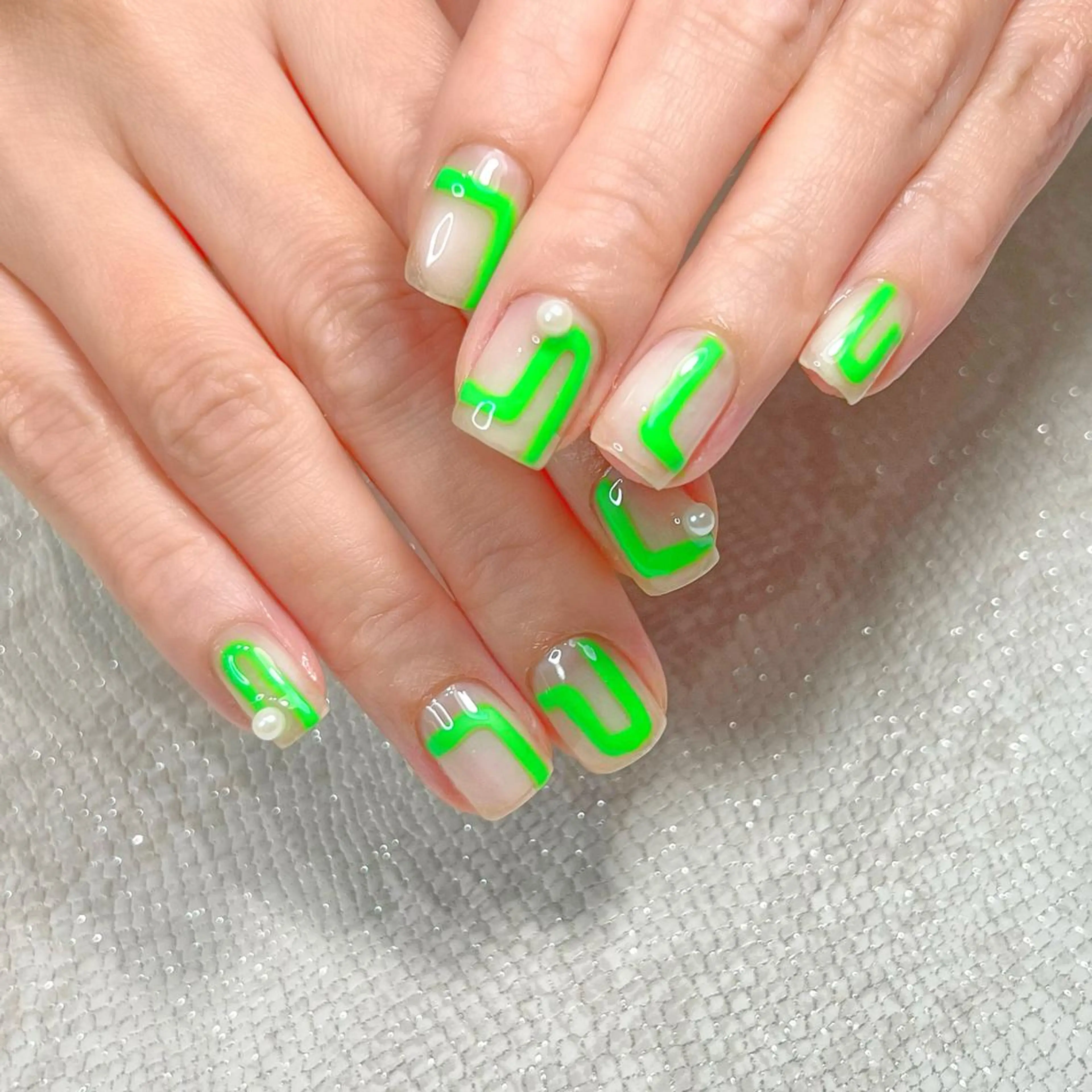 ネイル Lune’a BEAUTY TOKYO所属・Mizuliネイル 眉毛メイクのサロンのネイルデザイン