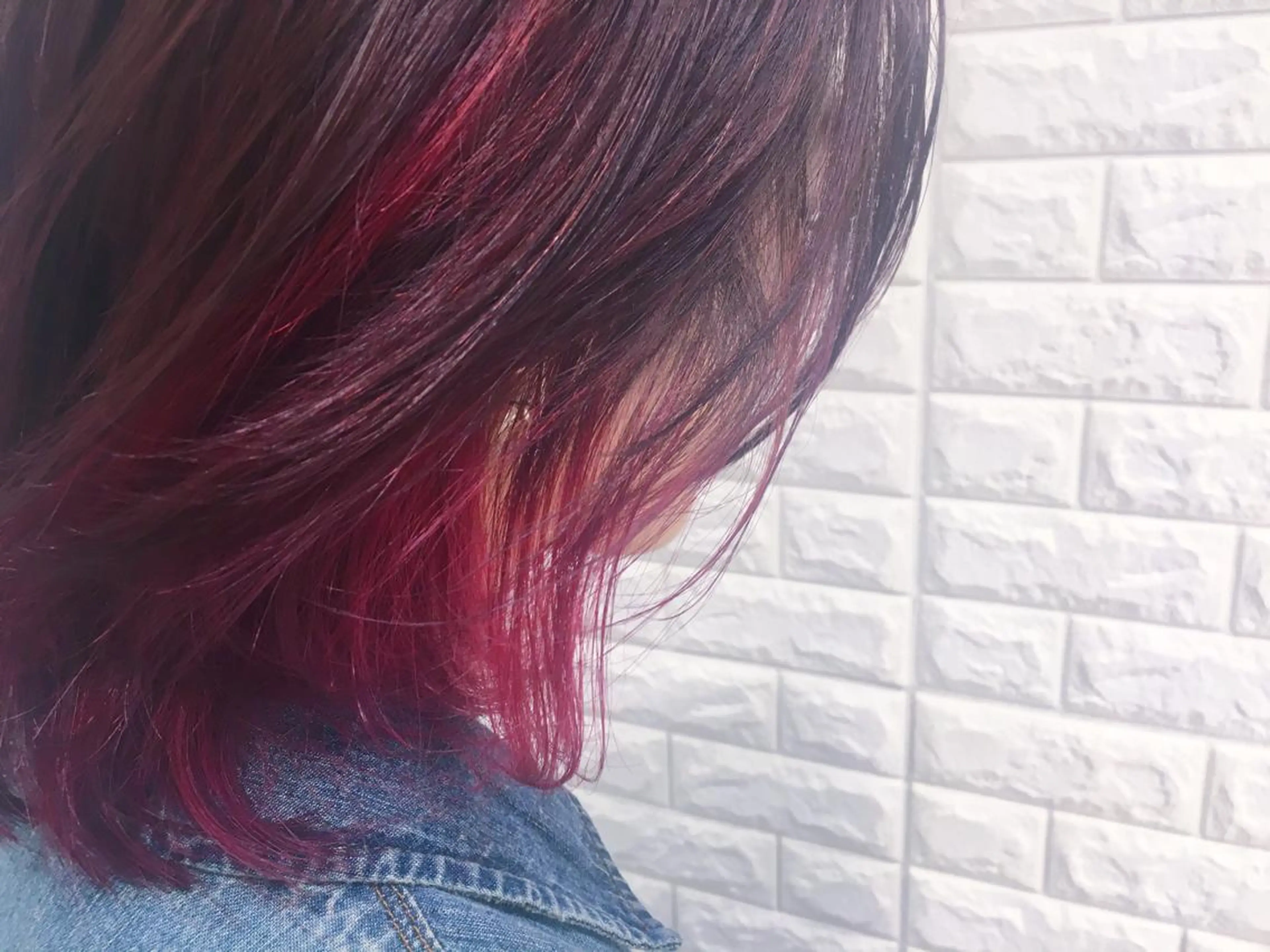 ミディアム カラー グラデーションカラー パープルカラー レッドカラー 髪質改善、エクステ 山口卓哉のヘアスタイル