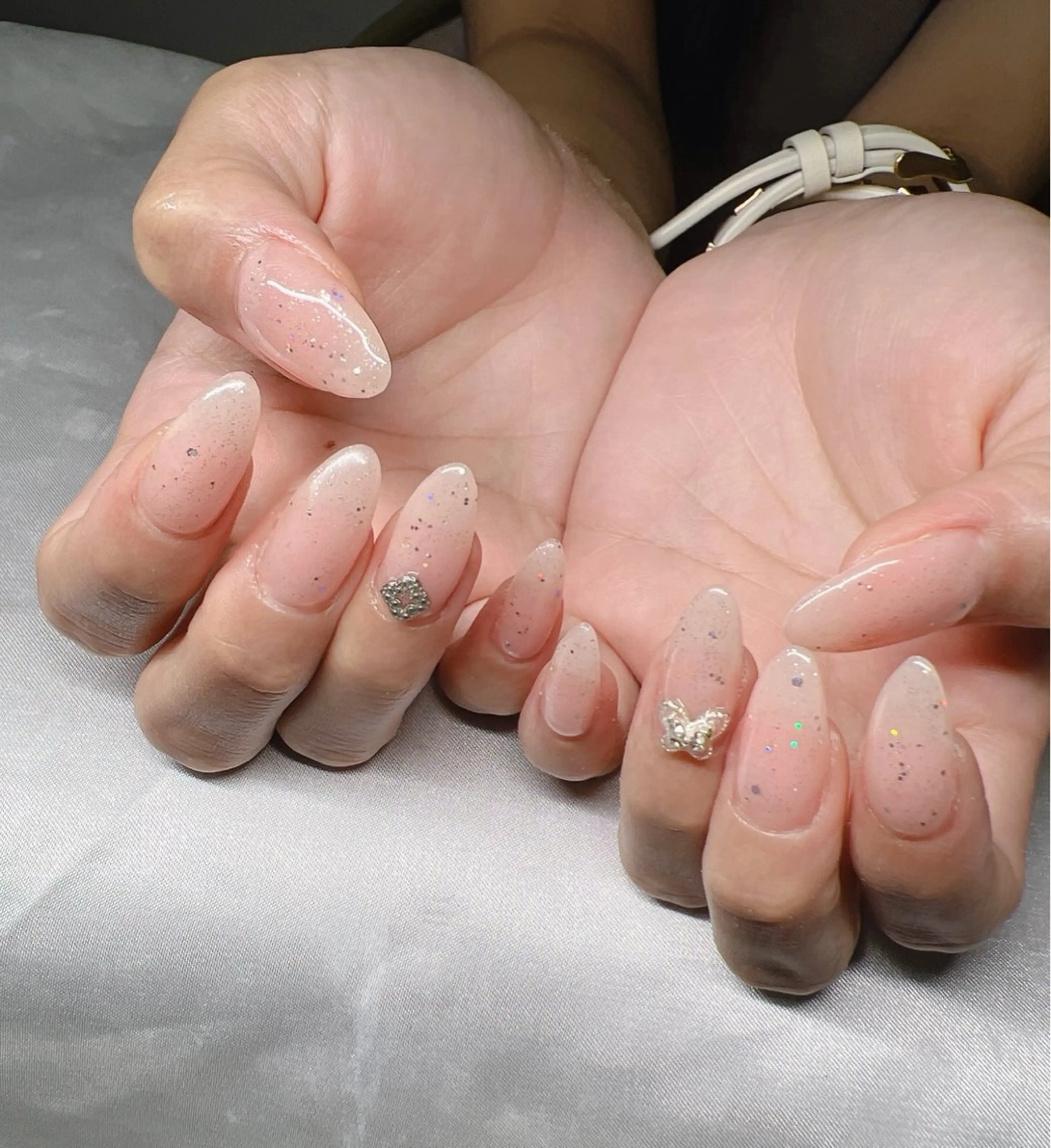 ネイル 長さ出し グラデーション 卒業式 キラキラネイル マグネットネイル ハンドネイル Lee Nailsのネイルデザイン