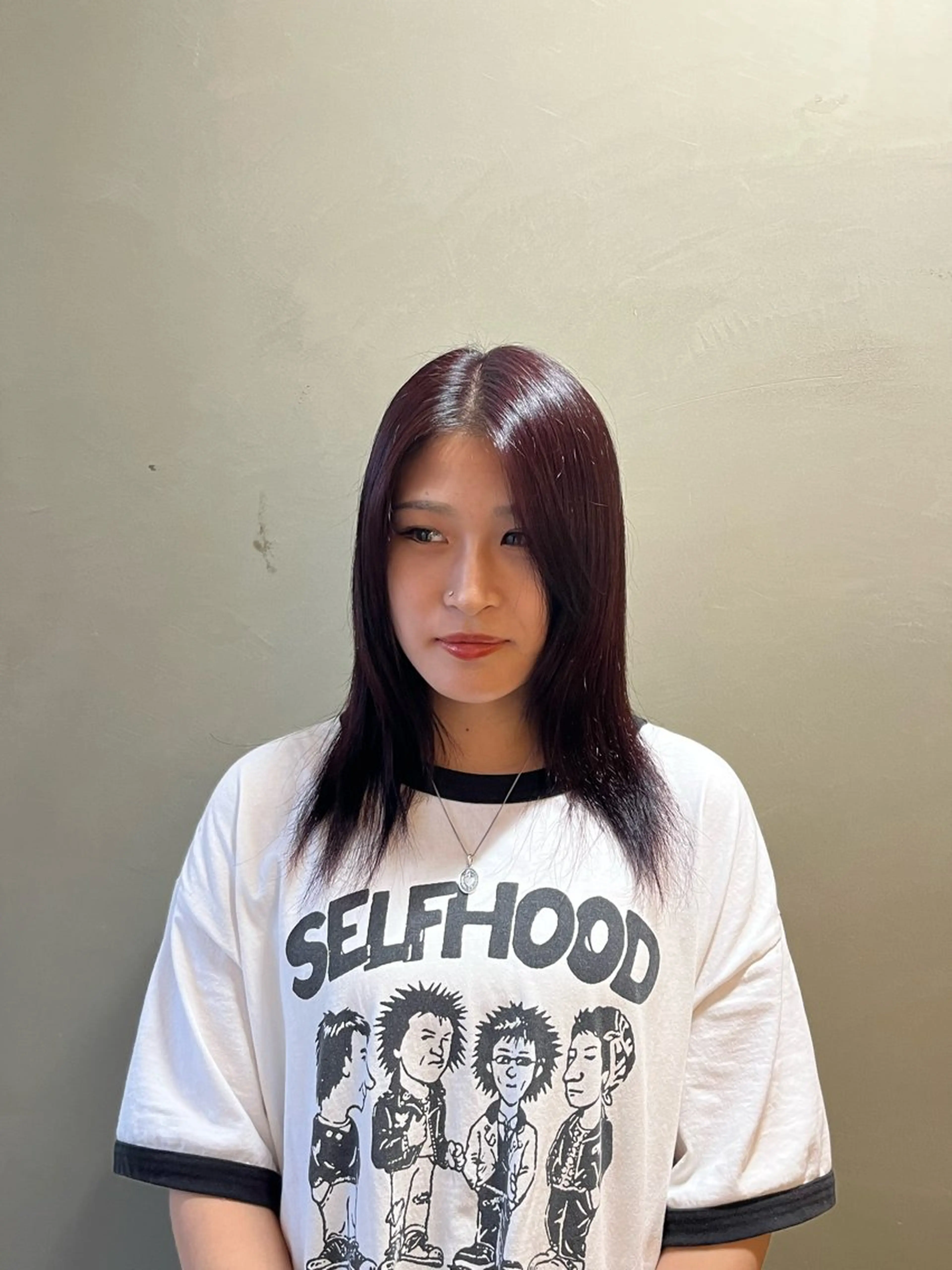 ミディアム カラー ボルドーカラー ピンクカラー パープルカラー レッドカラー 本木下朋花/髪質 改善×ダブルカラーのヘアスタイル