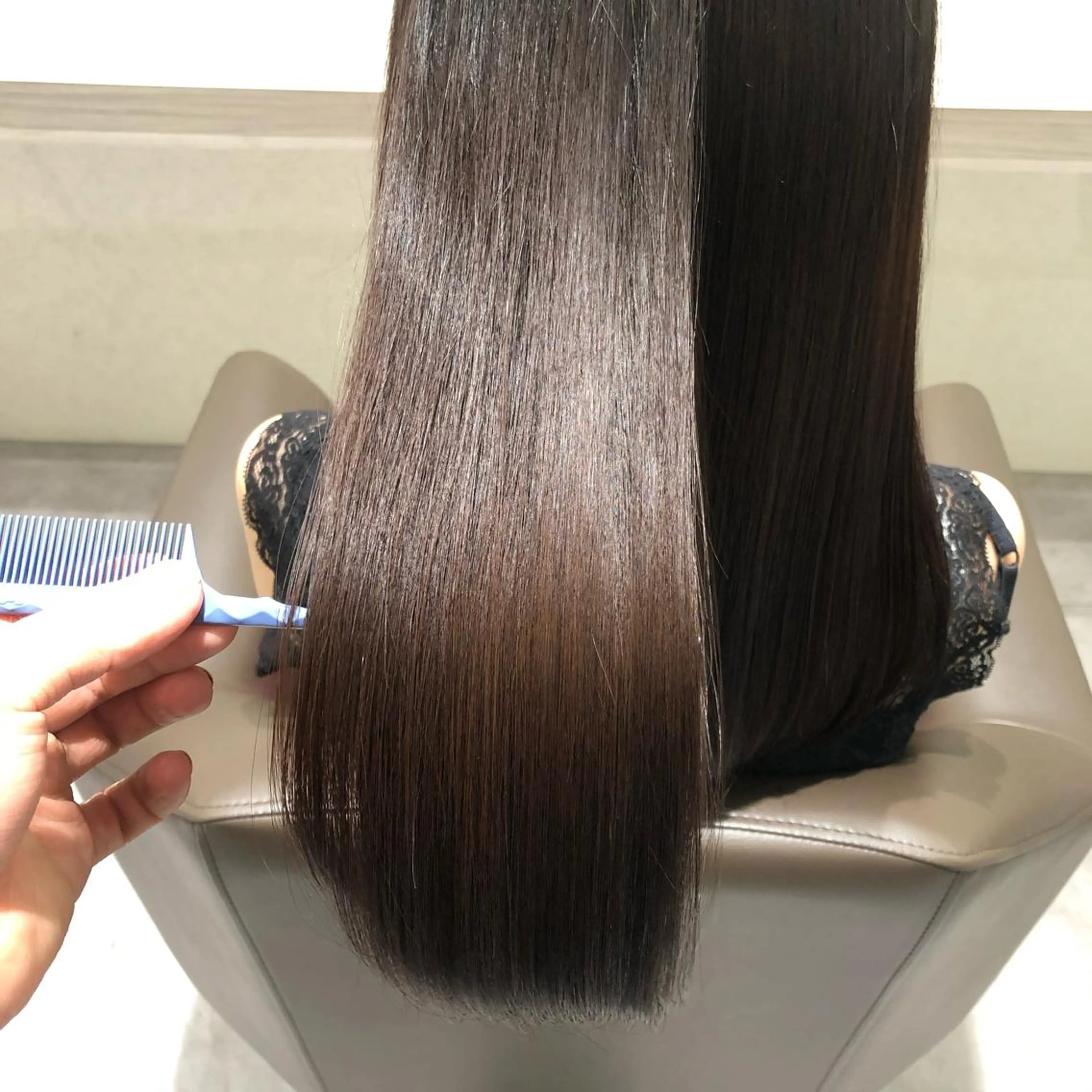 ロング ムトウセイマ/ 縮毛矯正/ブリーチのヘアスタイル