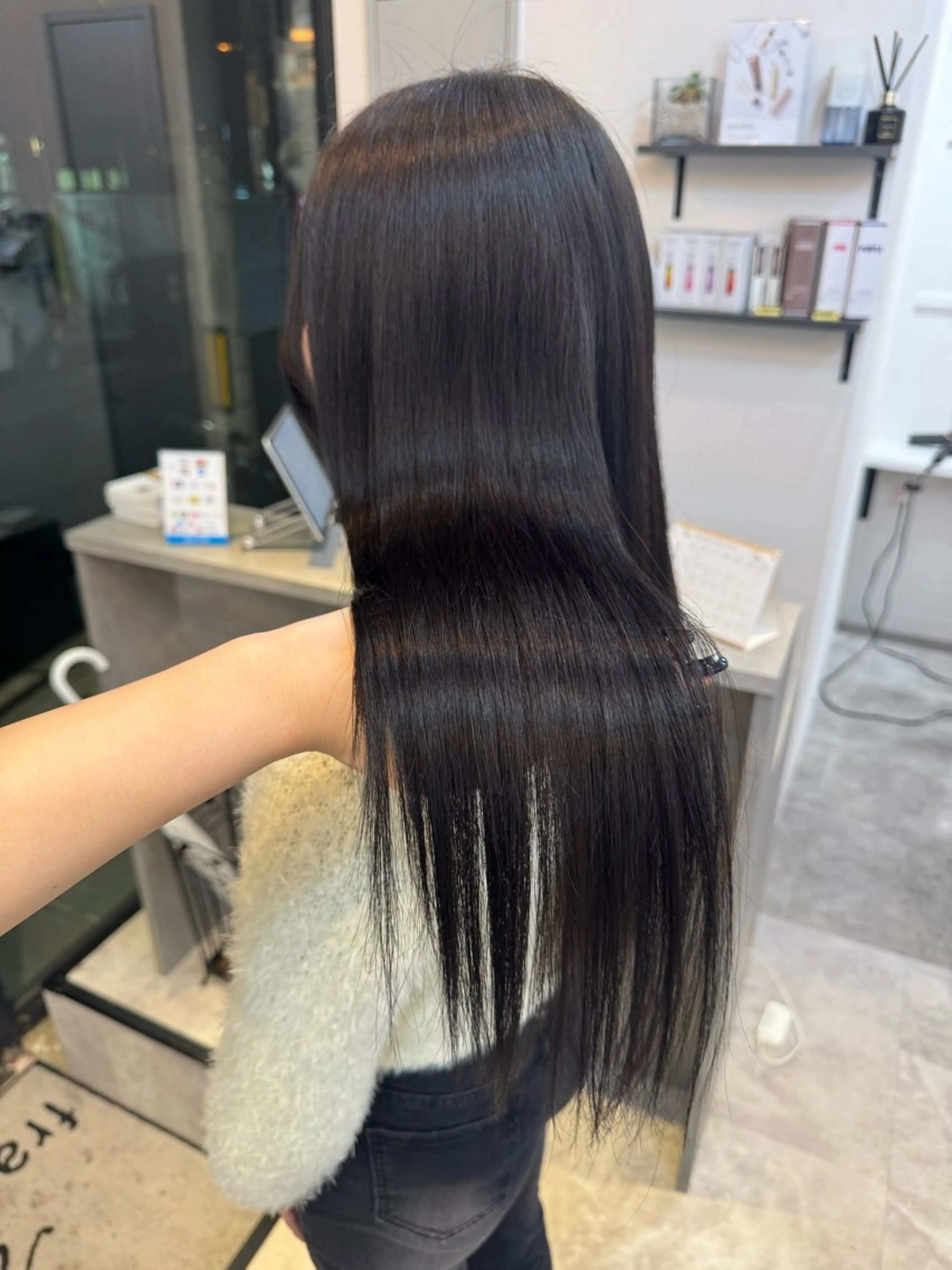 ロング カラー アッシュ アッシュブラウン ベージュカラー 黒髪 ブリーチ カット ヘアカラー トリートメント 赤み無し柔らかカラー 【梅田】madokaのヘアスタイル