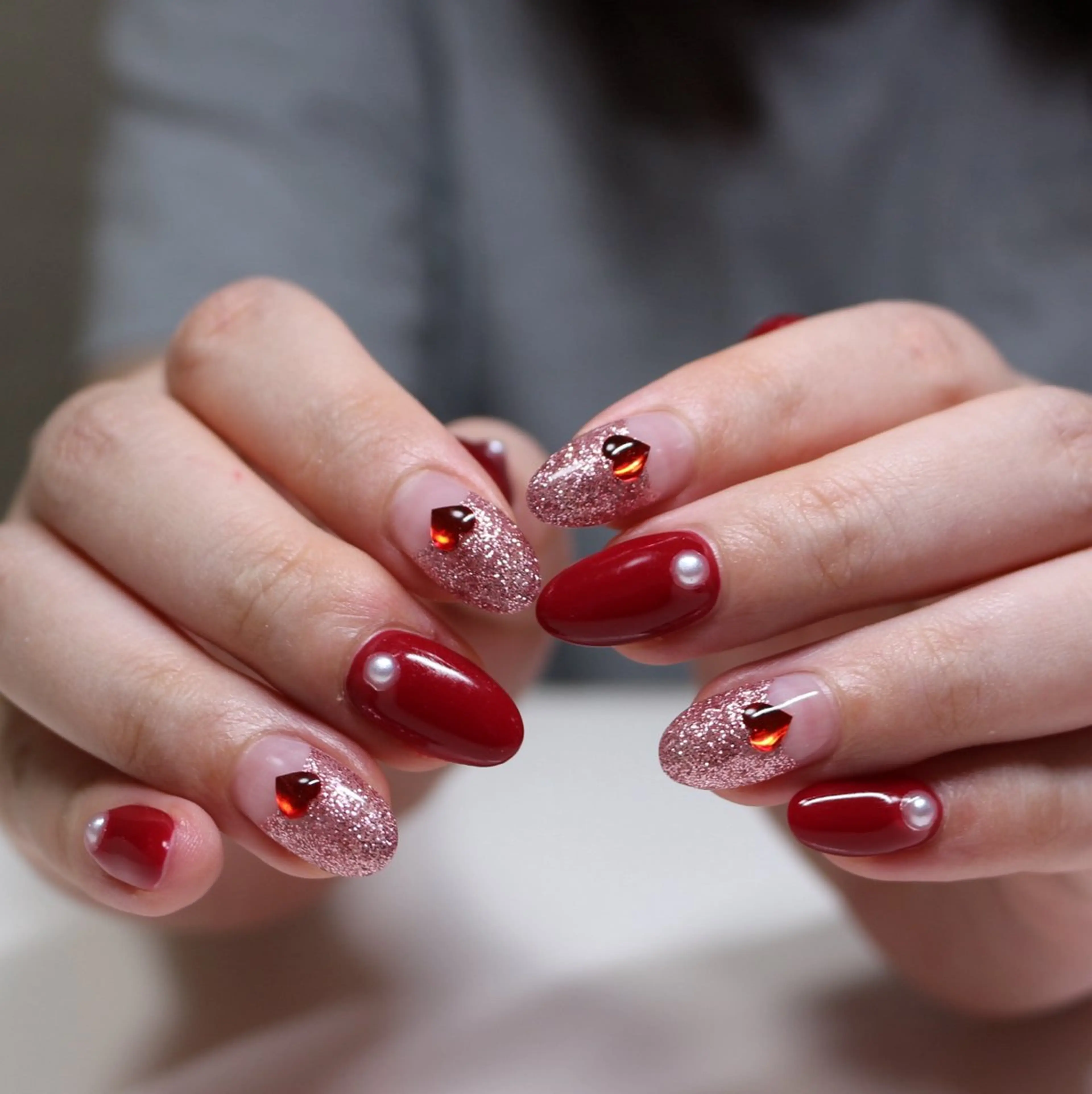 ネイル ハート キラキラネイル ラメ(グリッター) 赤色 ワンホンネイル ハンドネイル Baku Nailsのネイルデザイン