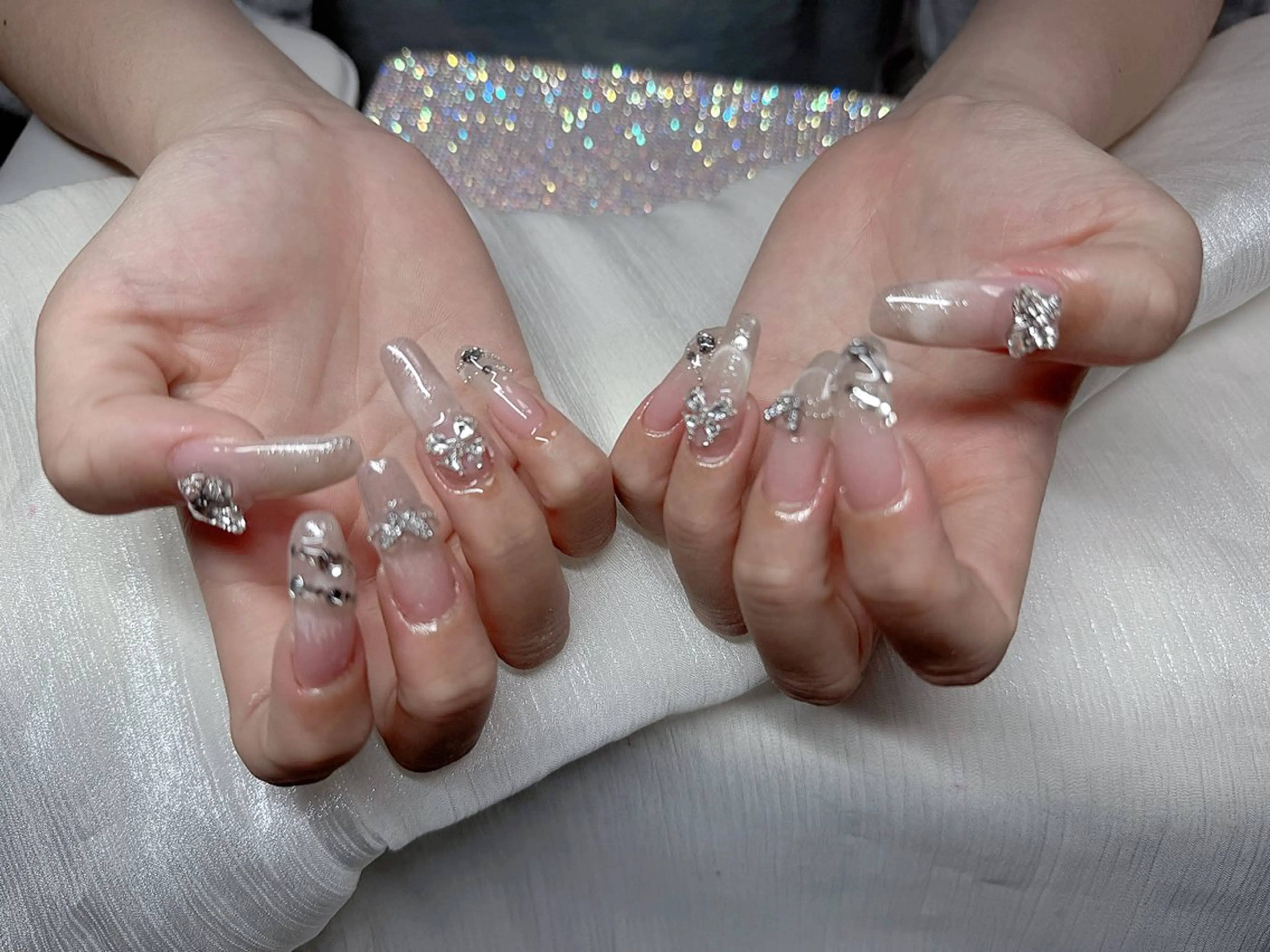 ネイル アートネイル オーロラネイル ガーリー キラキラネイル 韓国ネイル ハンドネイル 日向 あゆみのネイルデザイン