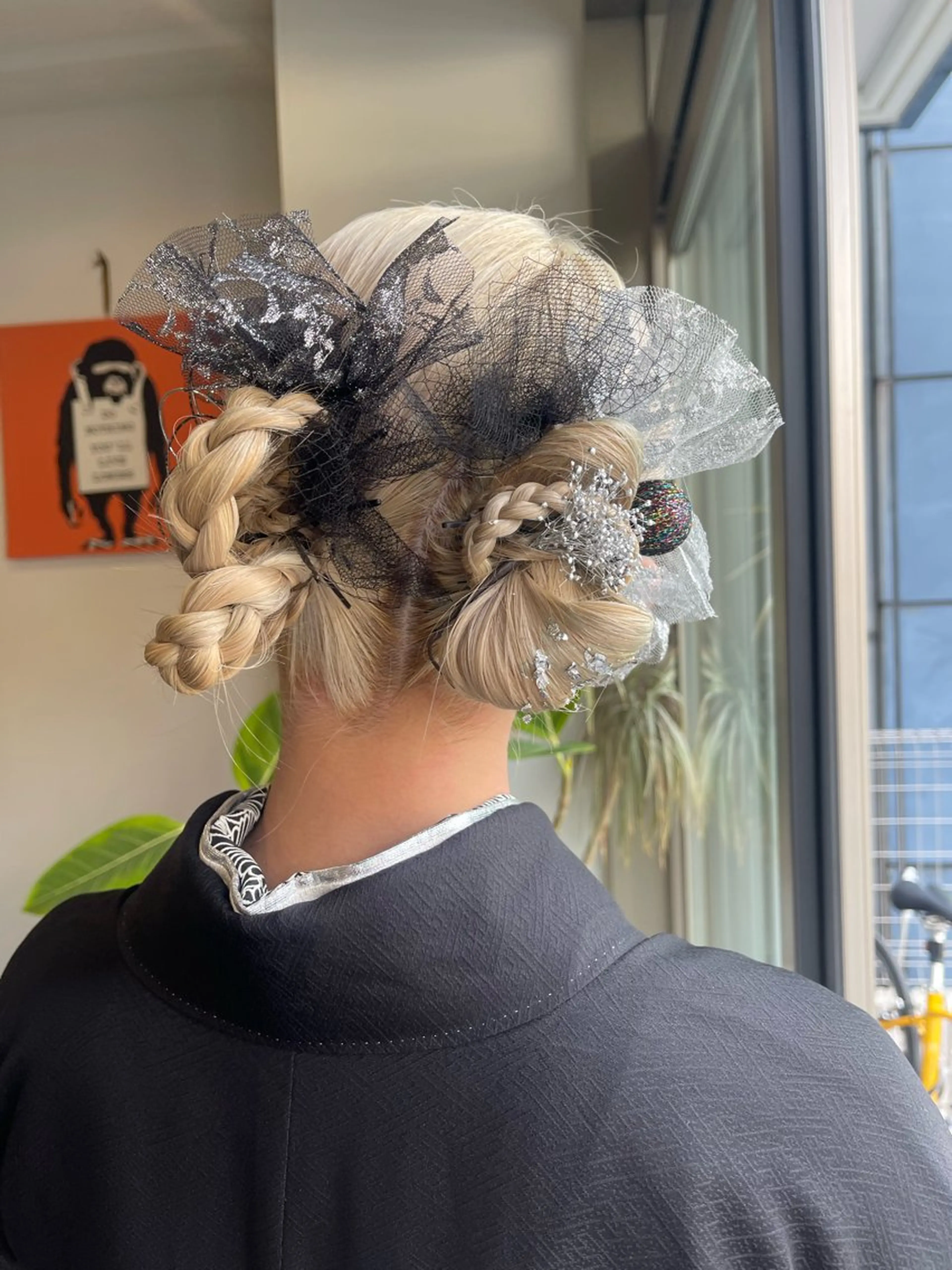 ロング ヘアアレンジ 成人式 結婚式・ブライダル 卒業式のヘアスタイル アトム/ウルフ パーマ/レイヤーのヘアスタイル