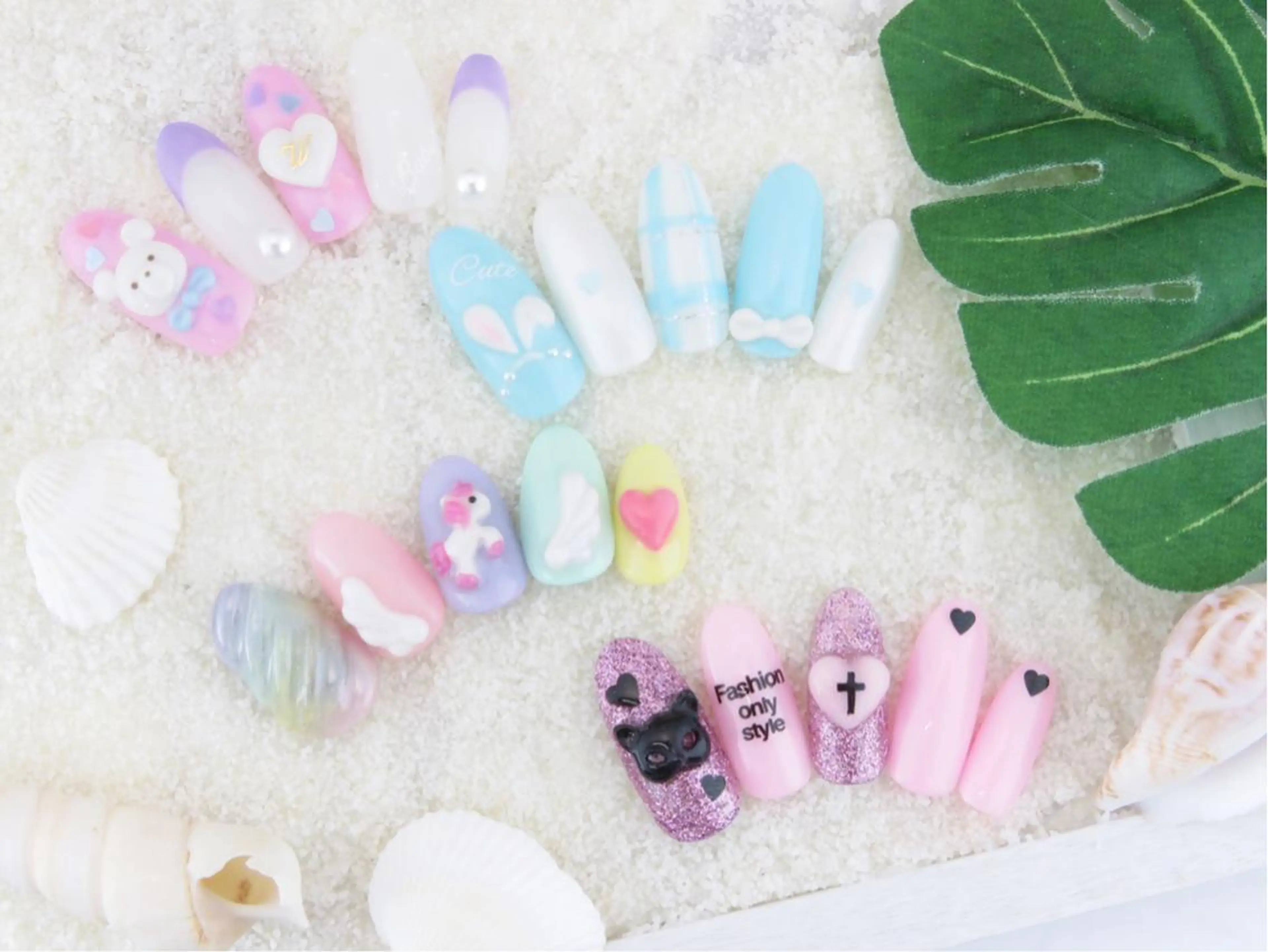 ネイル アートネイル ストーンネイル ハンドネイル Nail lieNのネイルデザイン