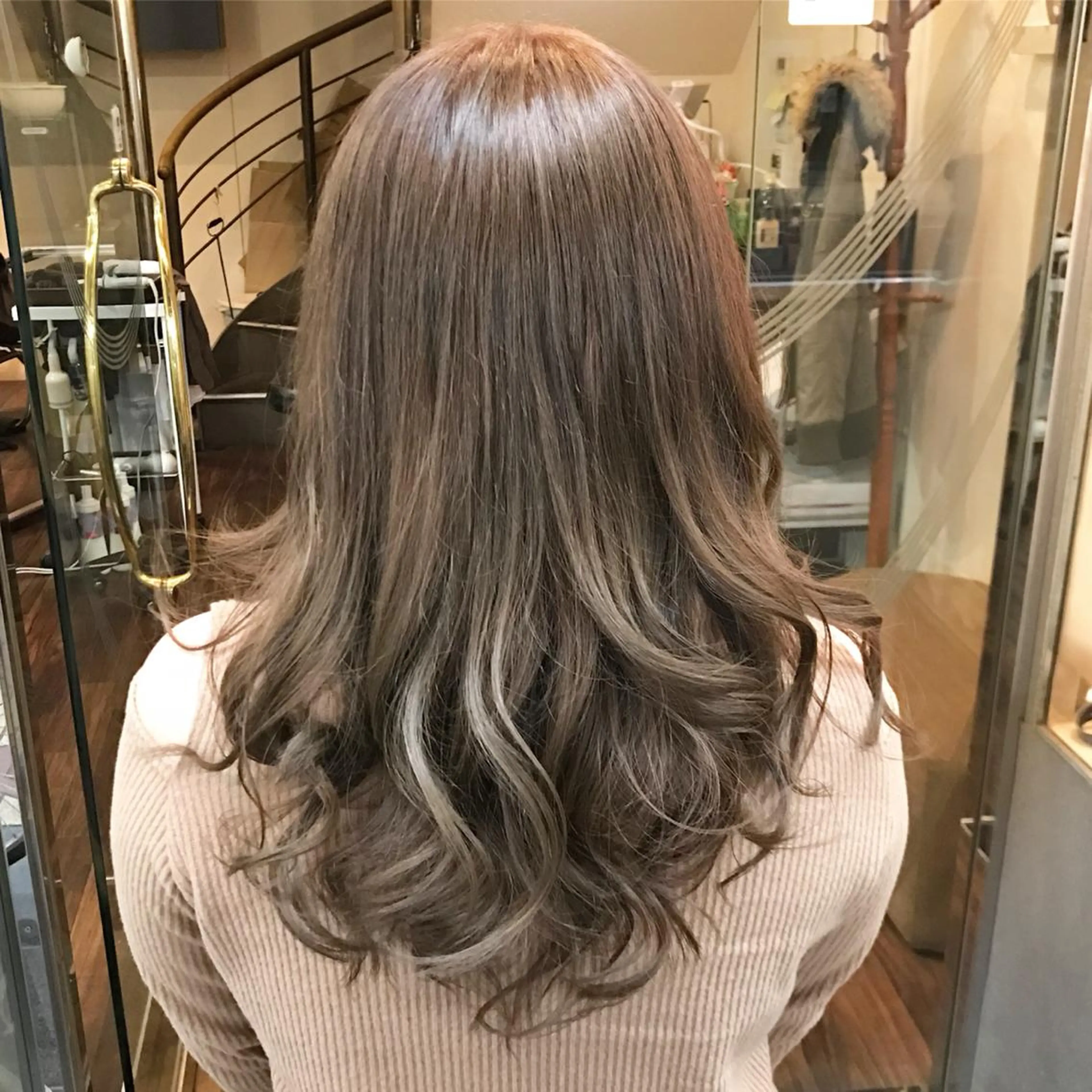 セミロング カラー Parfait 山本のヘアスタイル