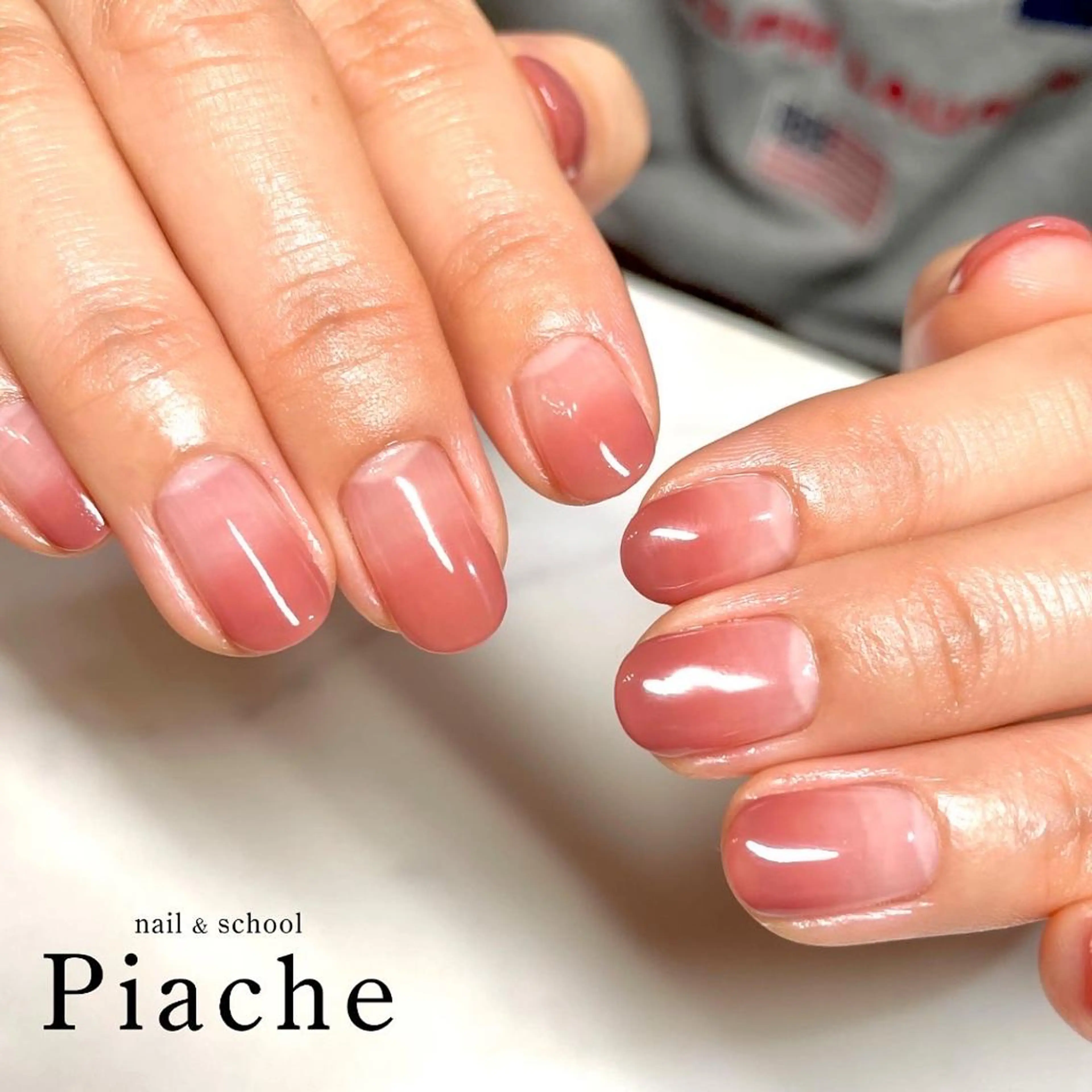 ネイル グラデーション Piacheピアシェ ジュニアネイリストのネイルデザイン