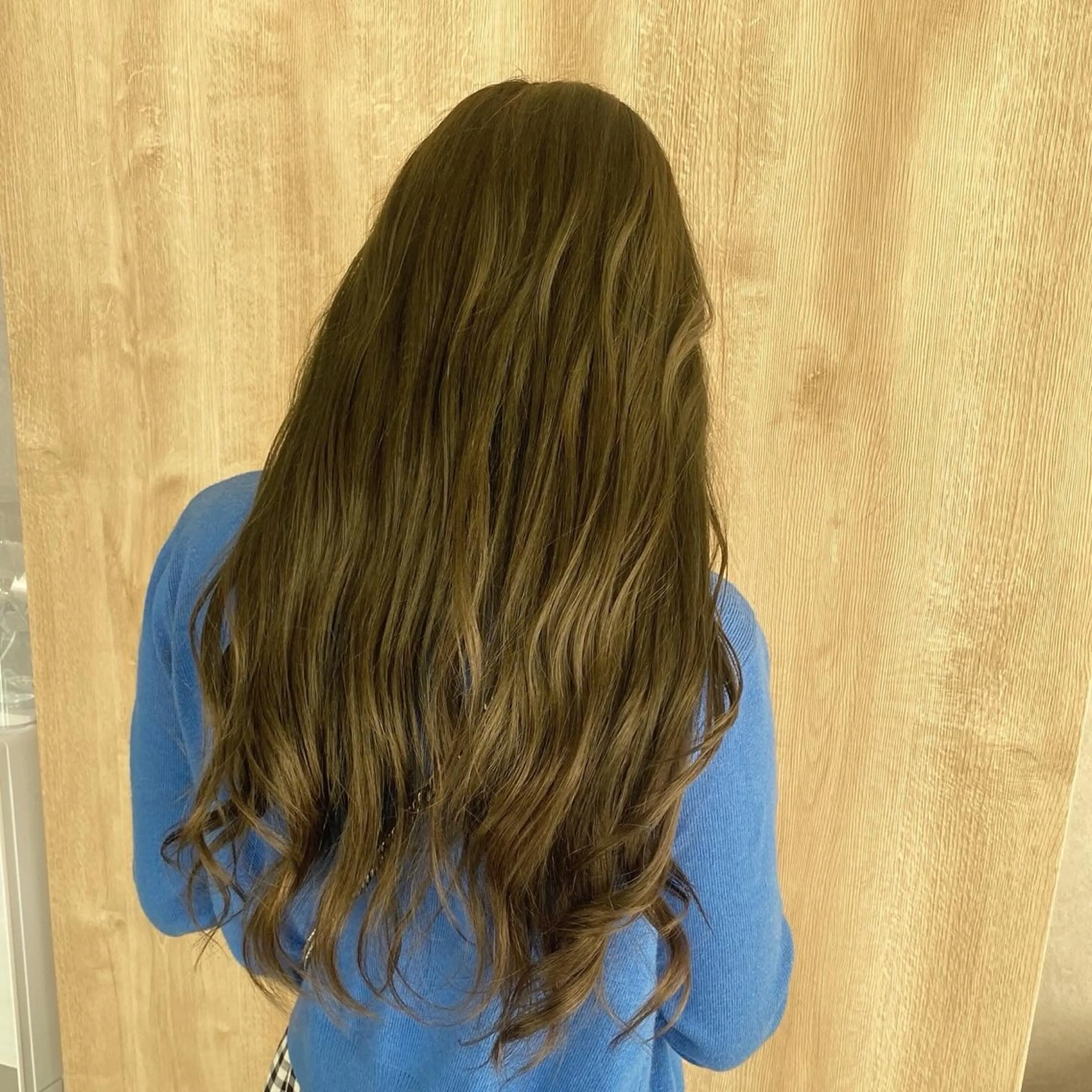 カラー Bish Yanaのヘアスタイル