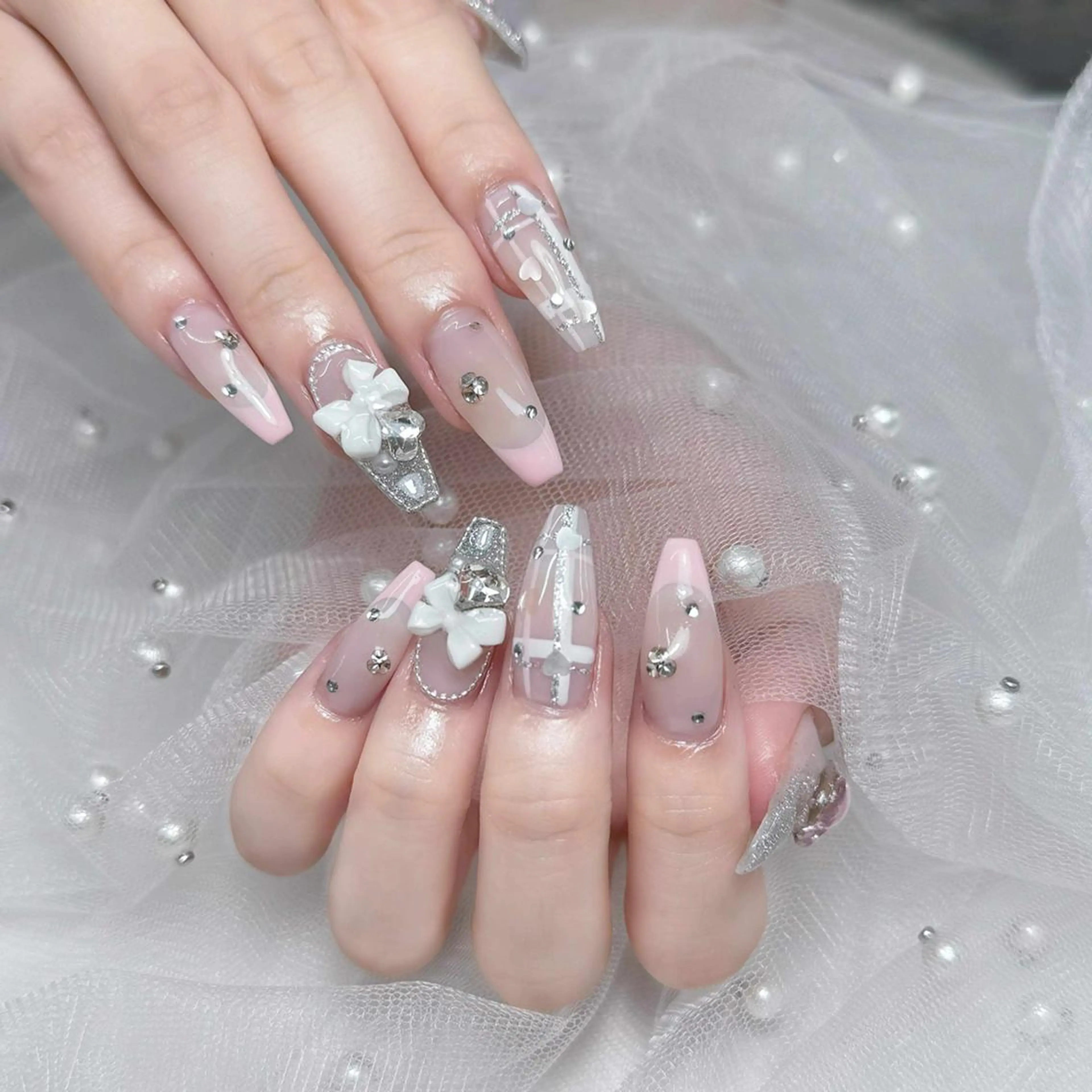 ネイル アートネイル フレンチネイル ジェルネイル ガーリー キラキラネイル Nova Nailのネイルデザイン