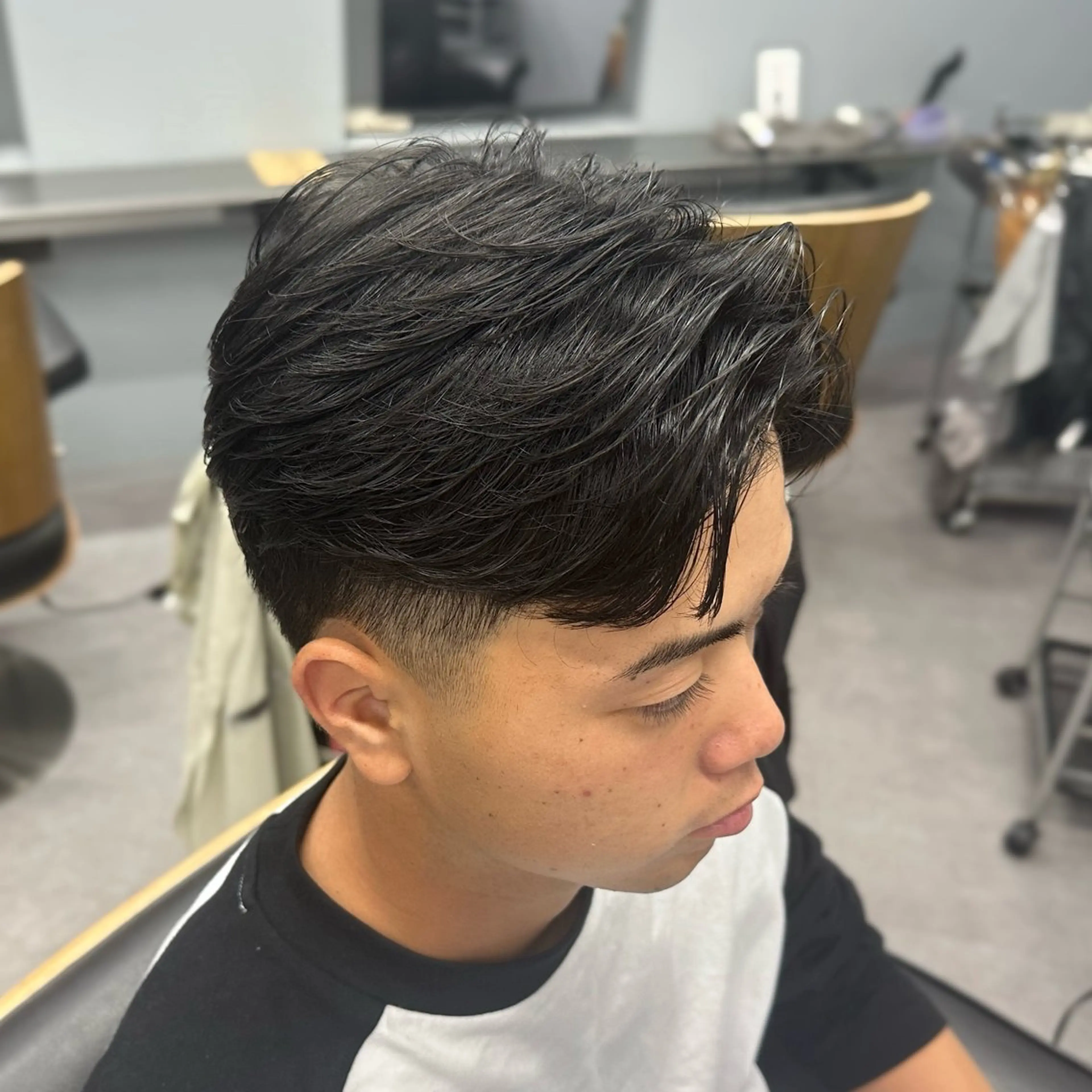 ショート パーマ メンズ メンズブリーチ センターパート フェードカット メンズパーマ スペインカール カット パーマ 池袋/カラー/パーマ NATSUのヘアスタイル