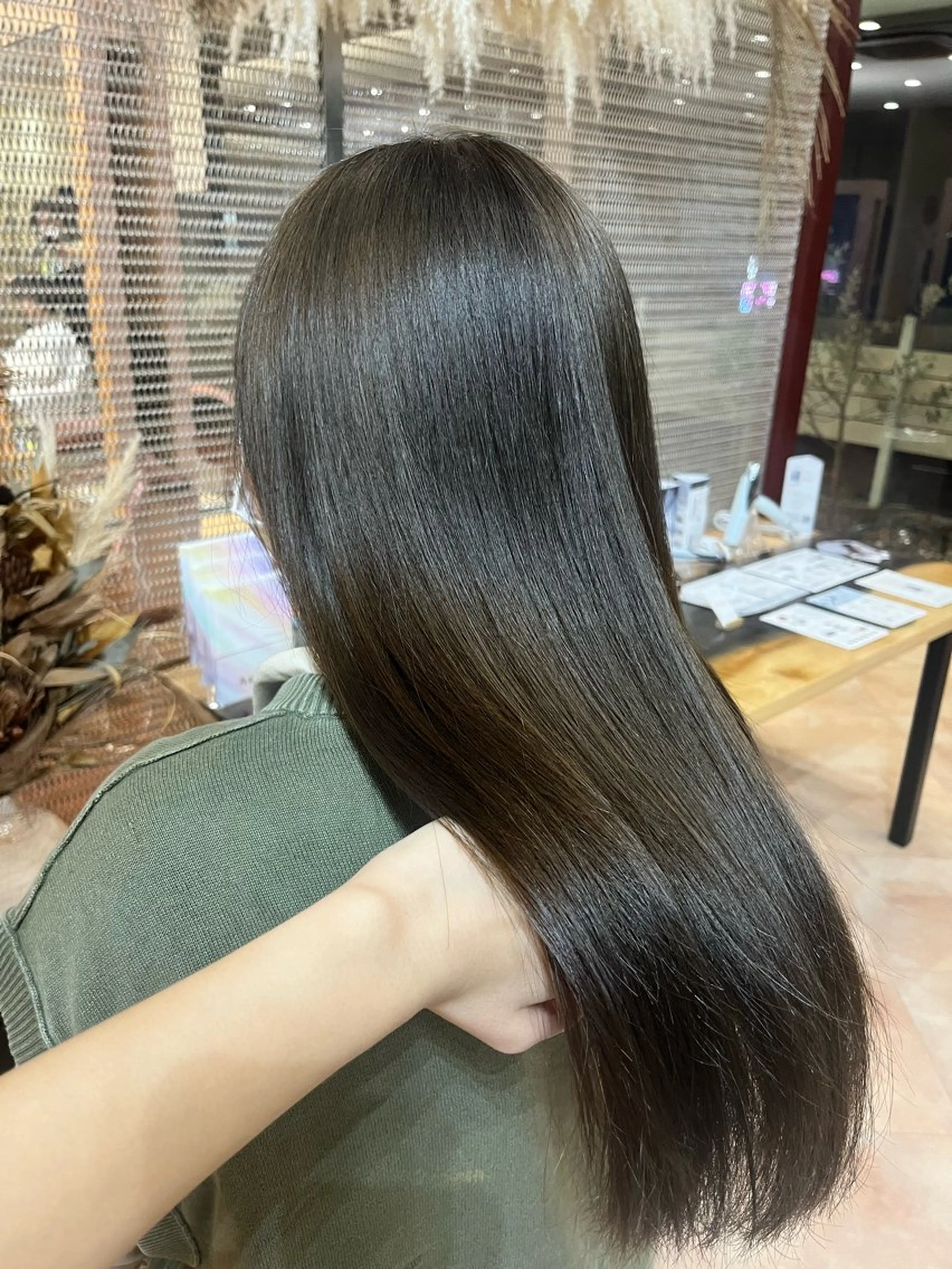 セミロング 犬塚 梨花のヘアスタイル