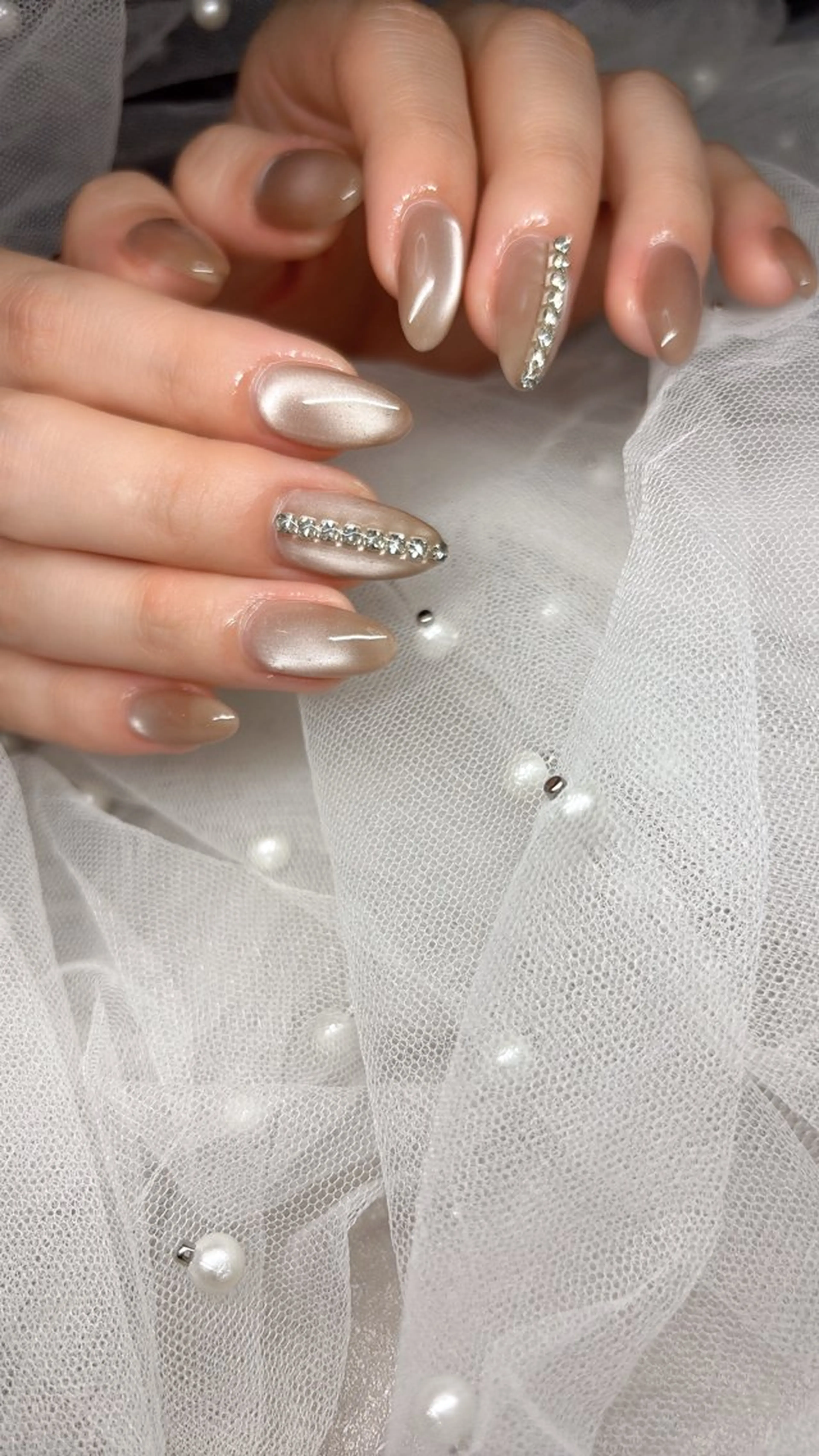 ネイル 韓国ネイル ロングネイル マグネットネイル 持ち込み シンプルネイル ハンドネイル happiness nailのネイルデザイン