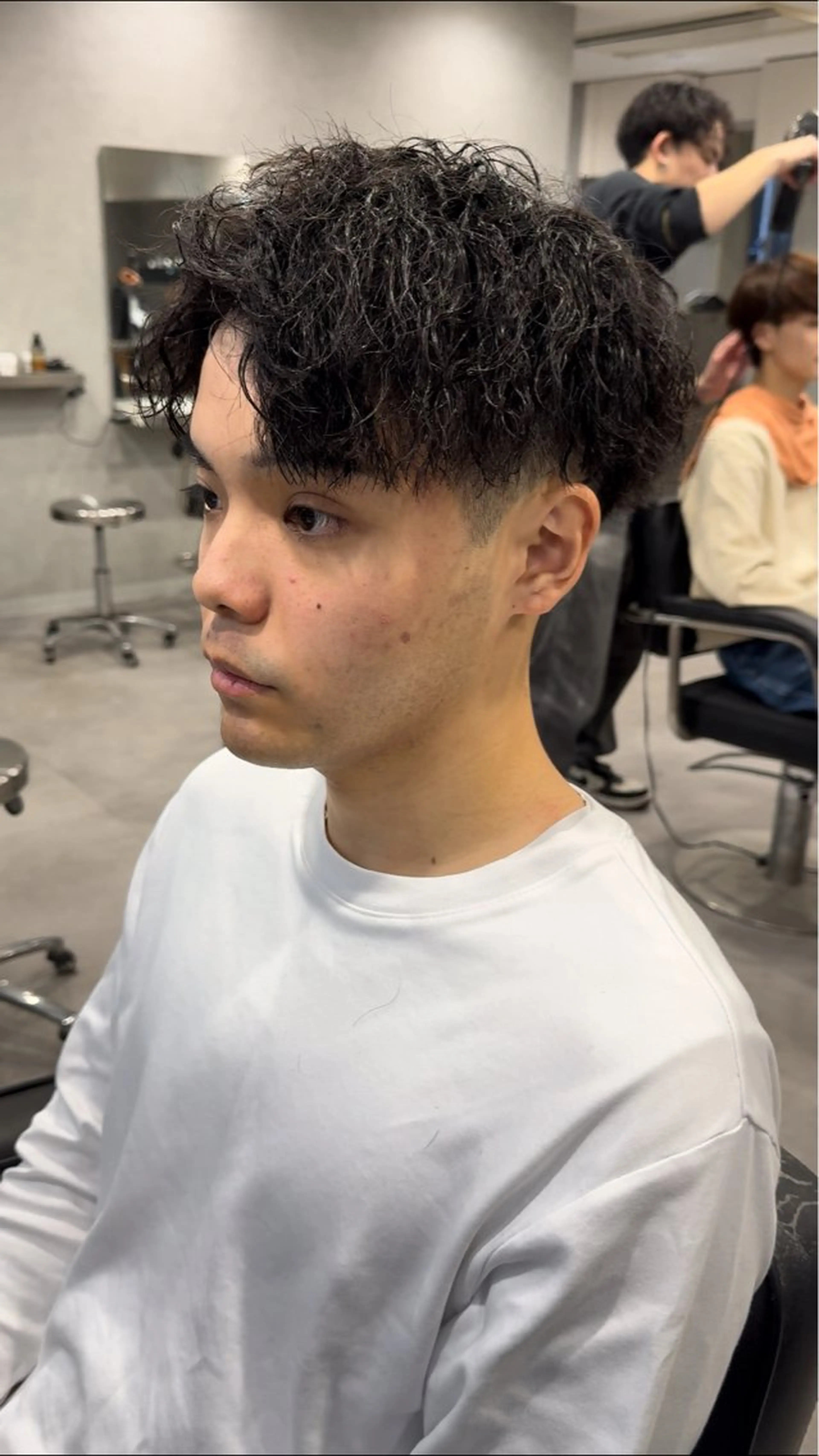 パーマ メンズ 坂梨 健斗のヘアスタイル