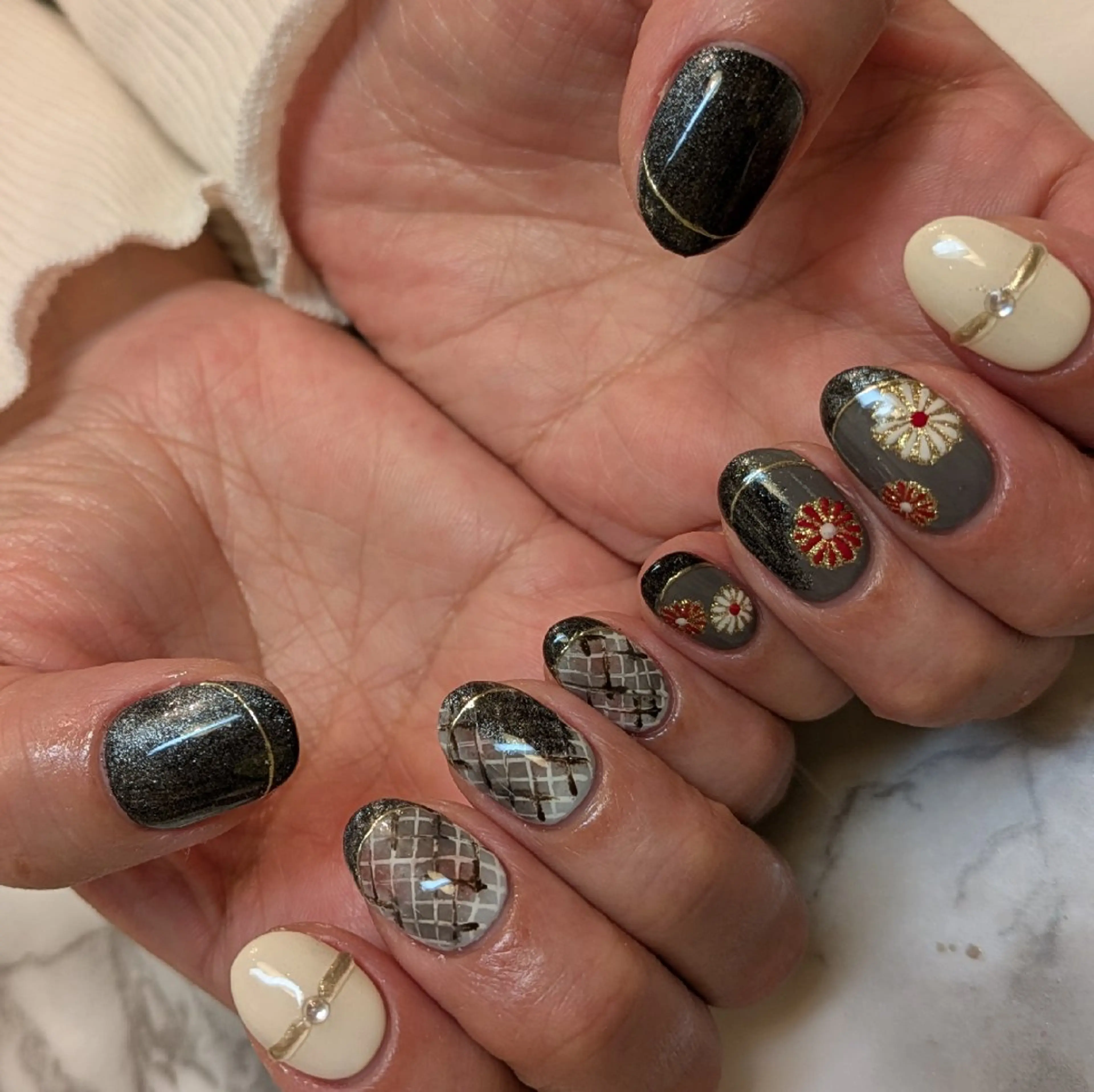 ネイル ジェヌインネイル 河内のネイルデザイン