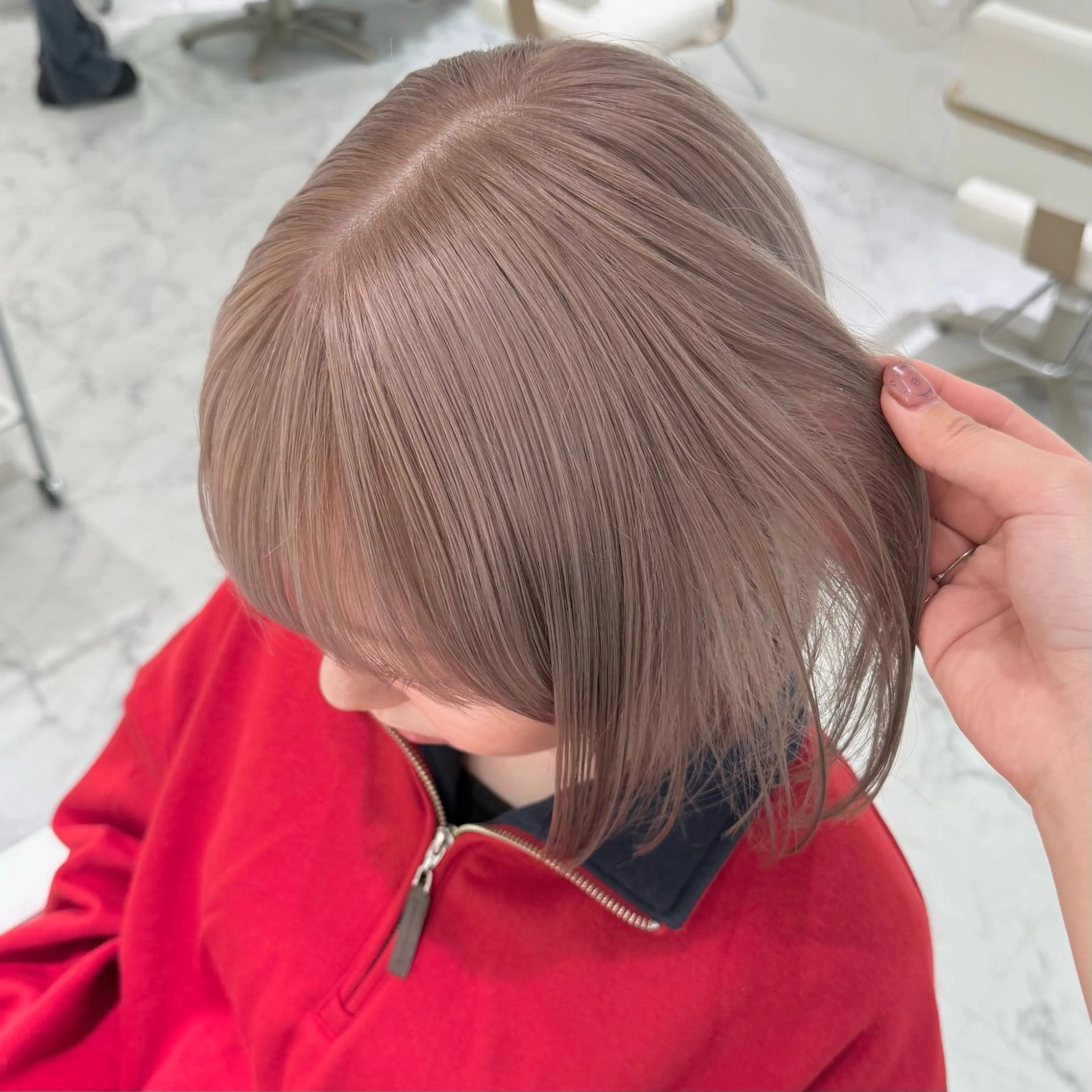 ショート カラー ベージュカラー ブリーチ ParveMix いしいまお🌼のヘアスタイル