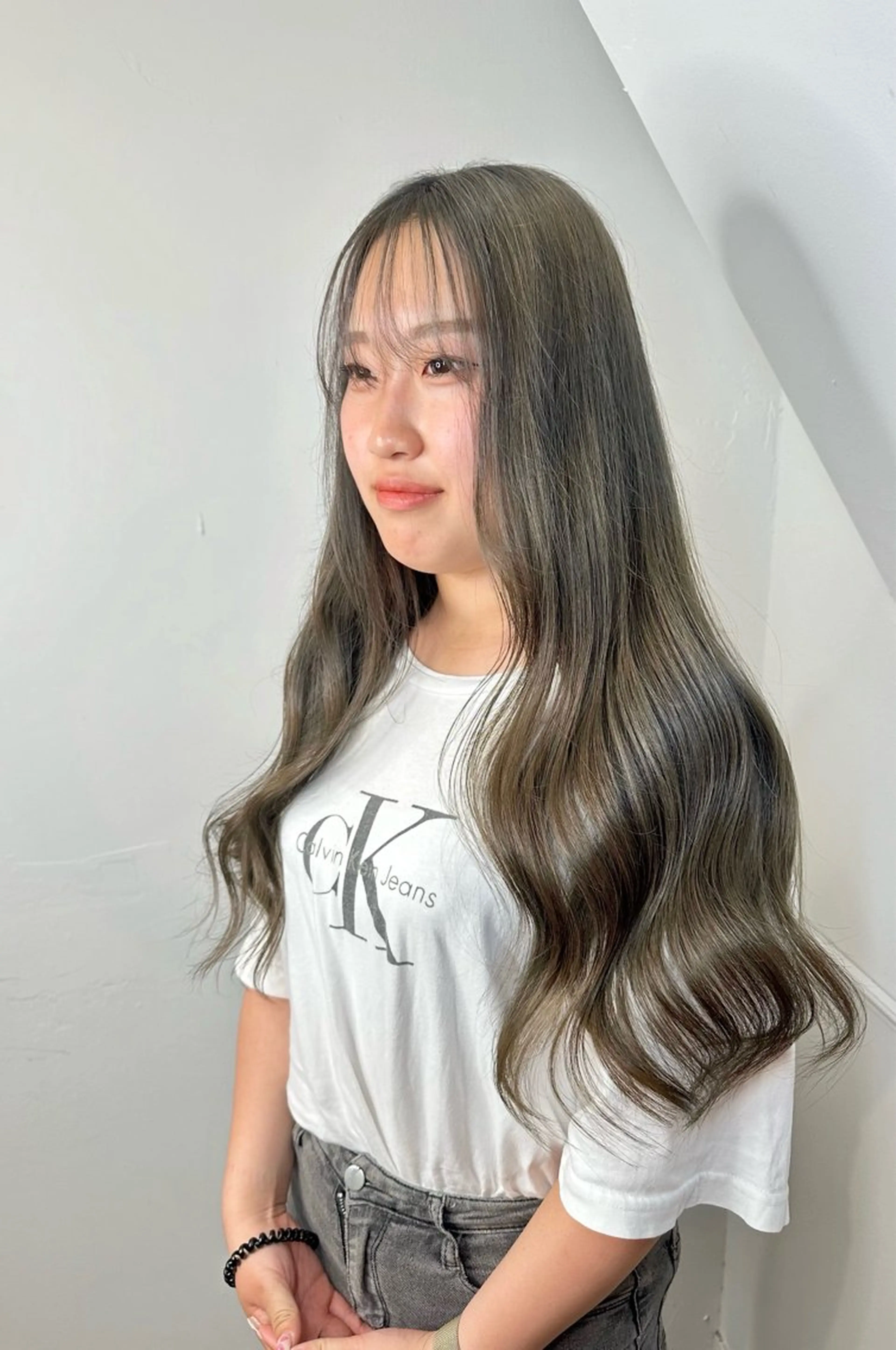 カラー ヘアカラー トリートメント 韓国レイヤ ー支持No.1renのヘアスタイル
