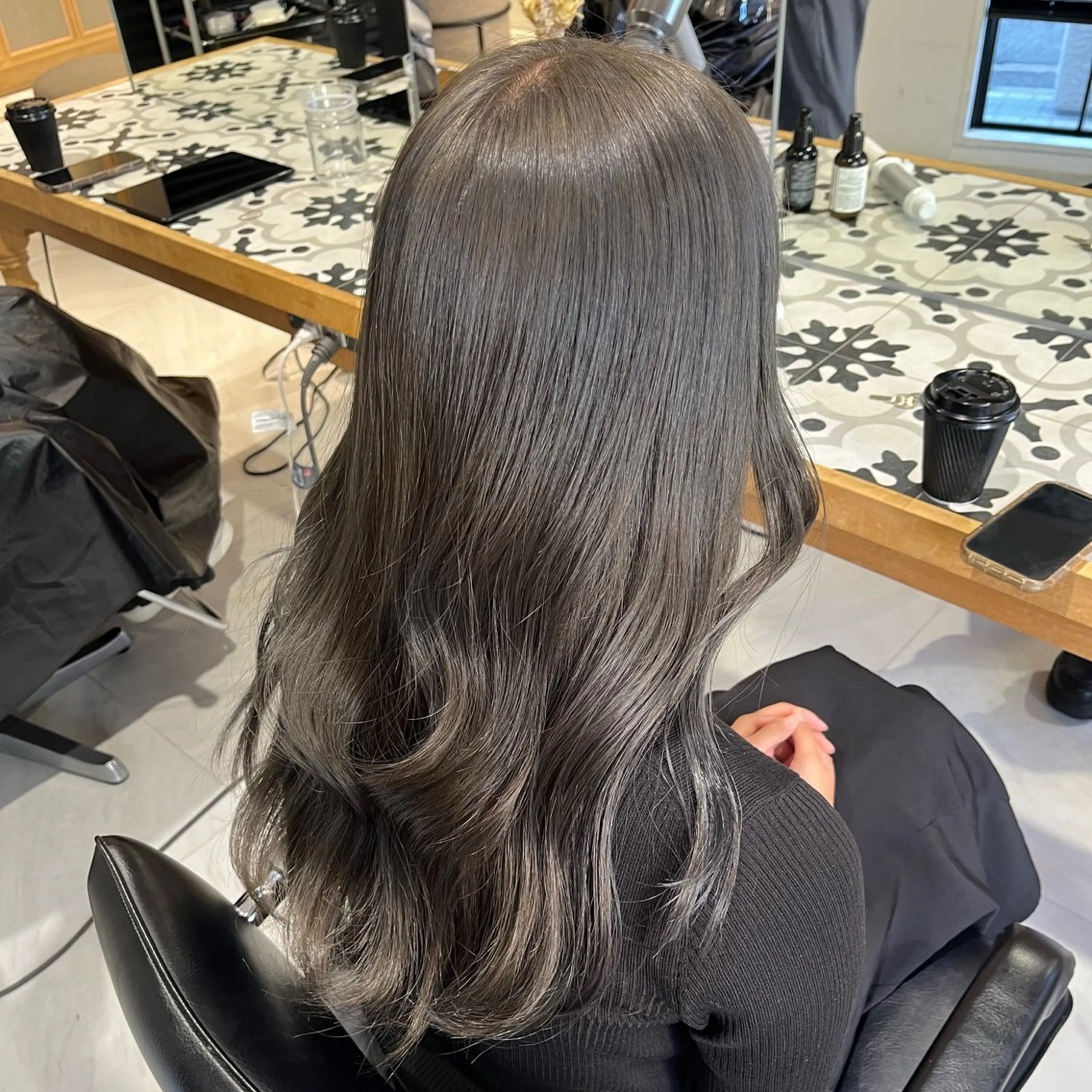 ロング カラー ブリーチ グレージュ ハイトーンカラー ハイトーングレージュ ヘアカラー トリートメント ナミ🩶暗髪/暖色 ❤️/透明感/縮毛のヘアスタイル