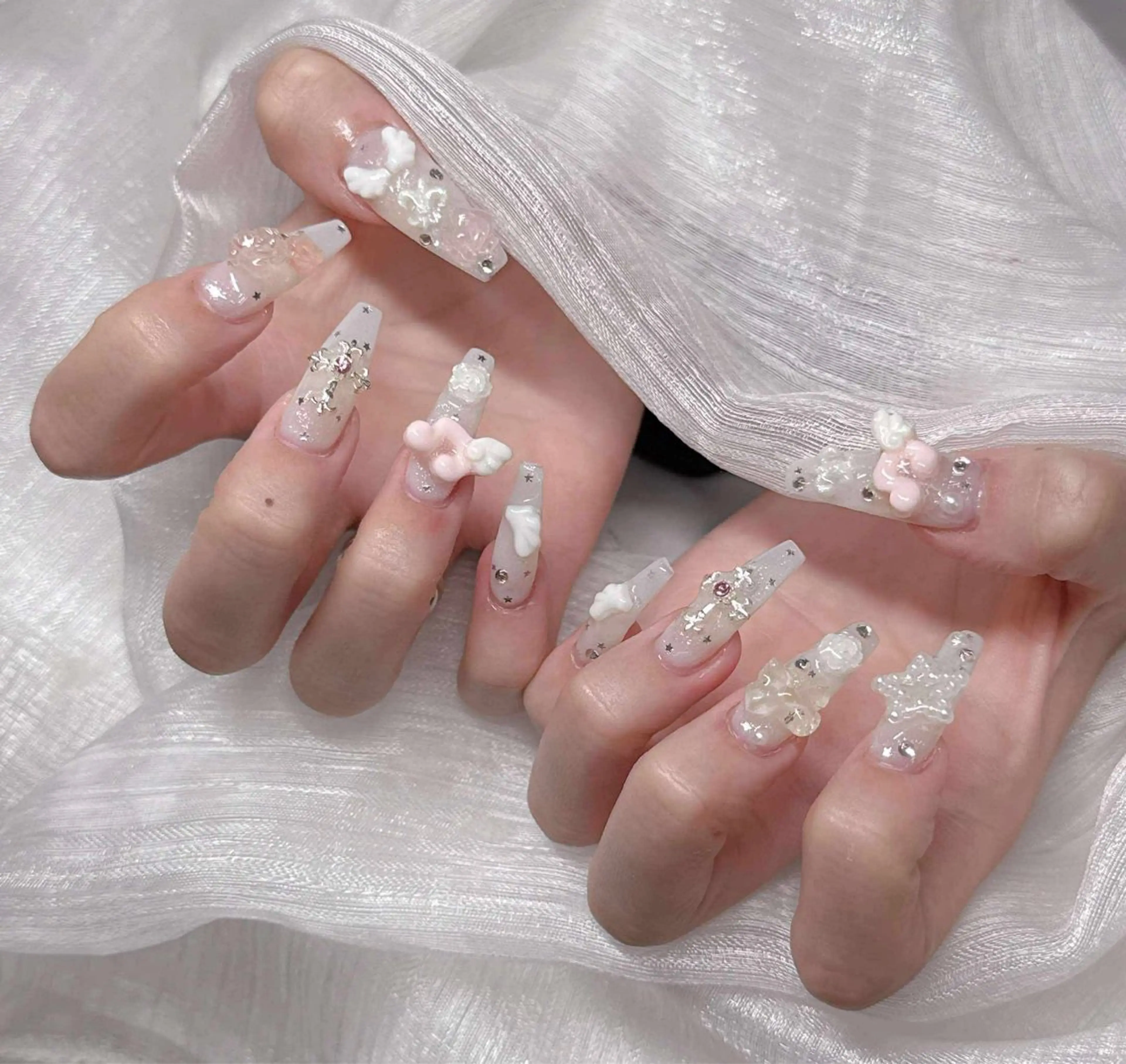 ネイル 長さ出し グラデーション 卒業式 キラキラネイル マグネットネイル ハンドネイル Lee Nailsのネイルデザイン