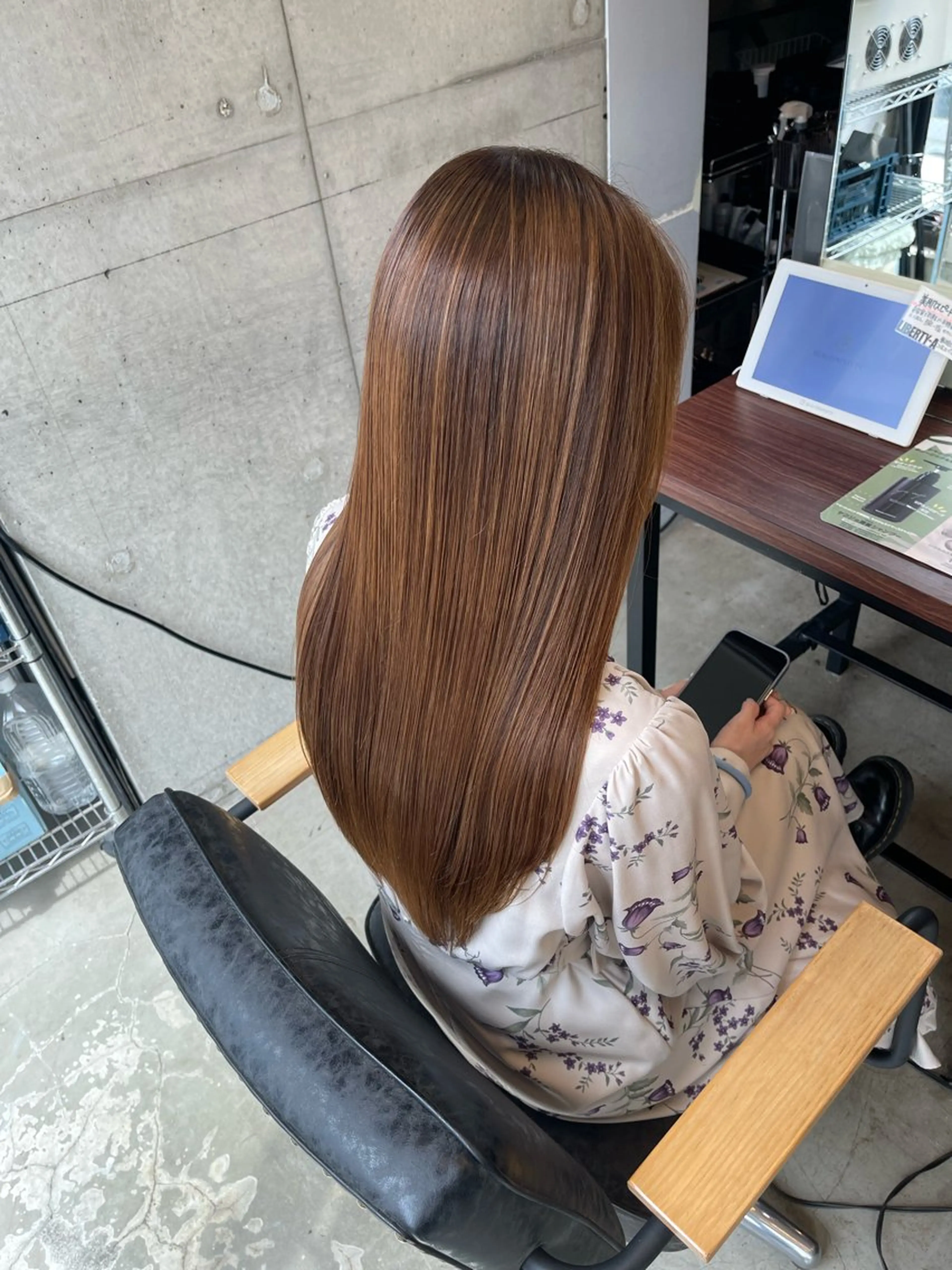 ロング 平栗 篤のヘアスタイル