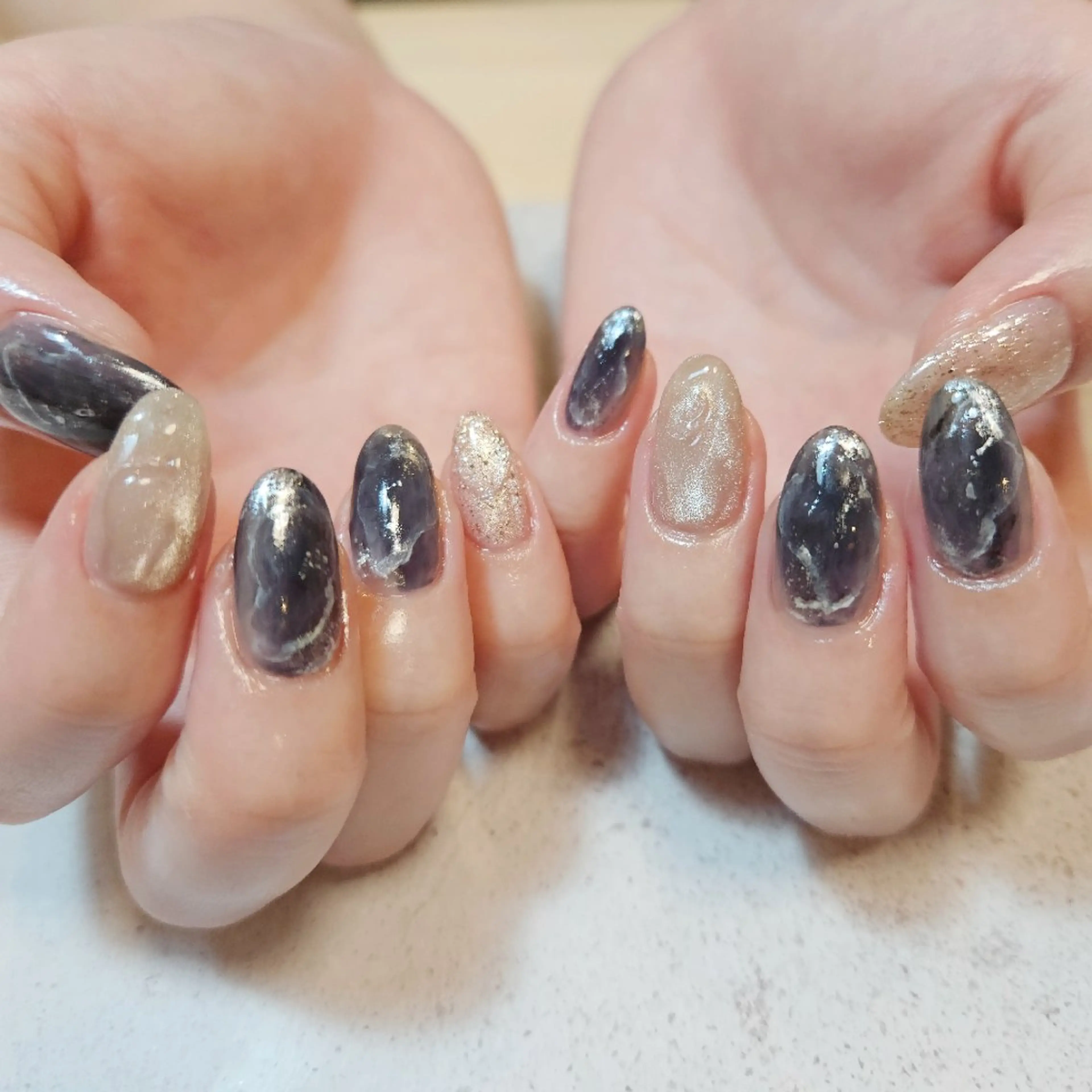 ネイル ジェルネイル マグネットネイル ネイビー ニュアンスネイル パラジェル ハンドネイル Nailsalon manoのネイルデザイン