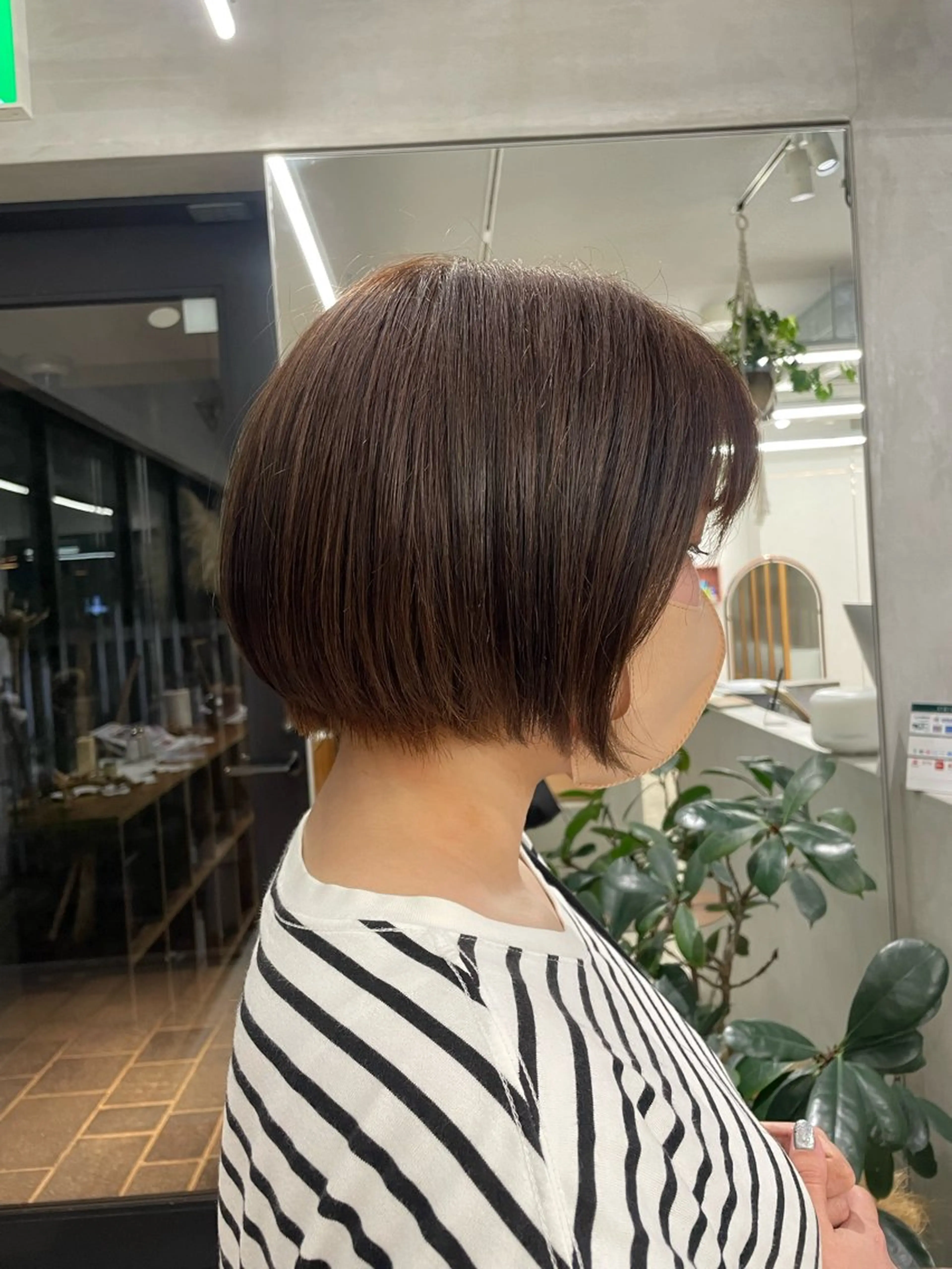 ショート カット ヘアカラー 鶴井 美空のヘアスタイル