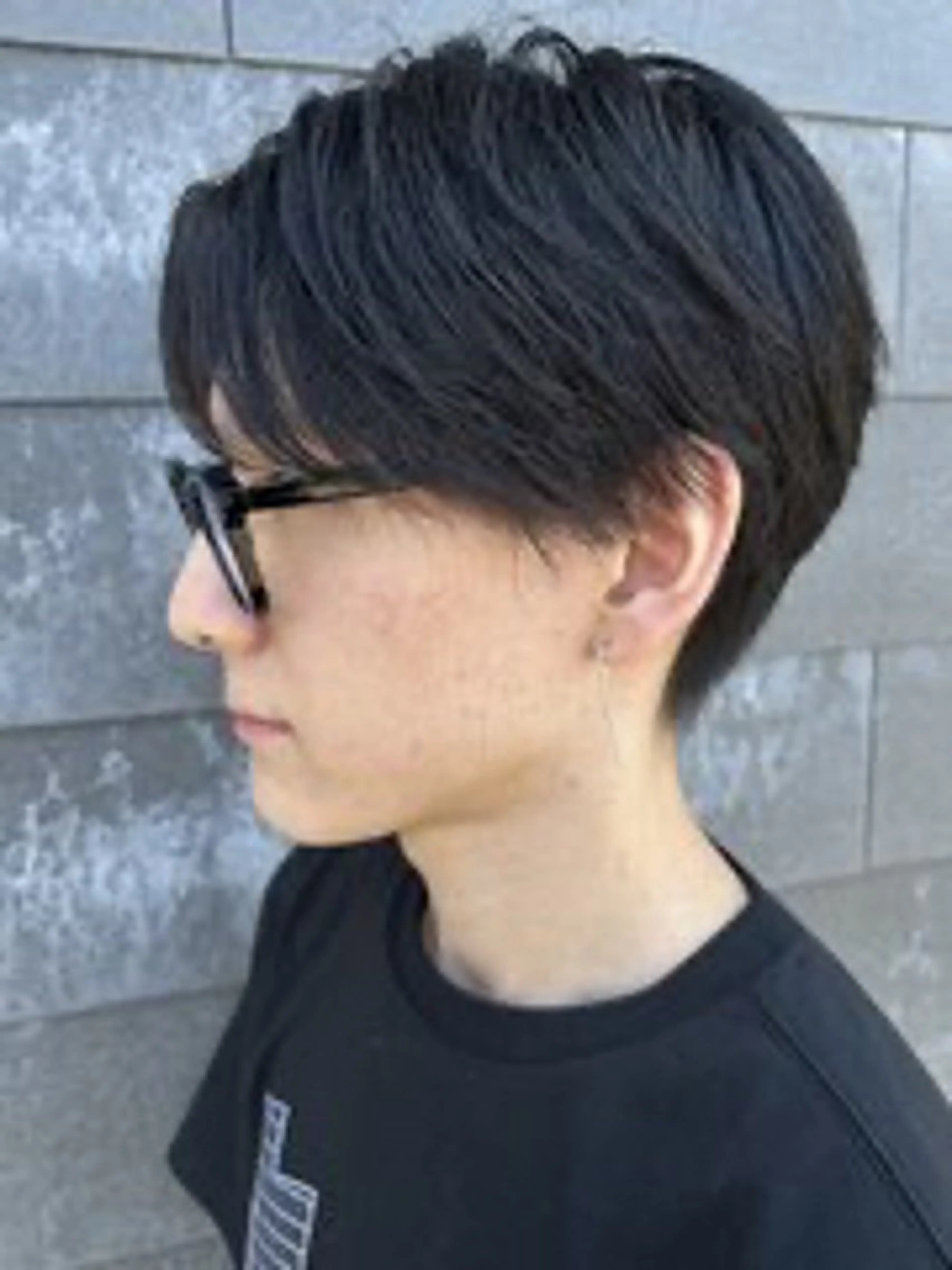 メンズ センターパート カット Hwyl by Niau所属・内山 翔太のヘアスタイル