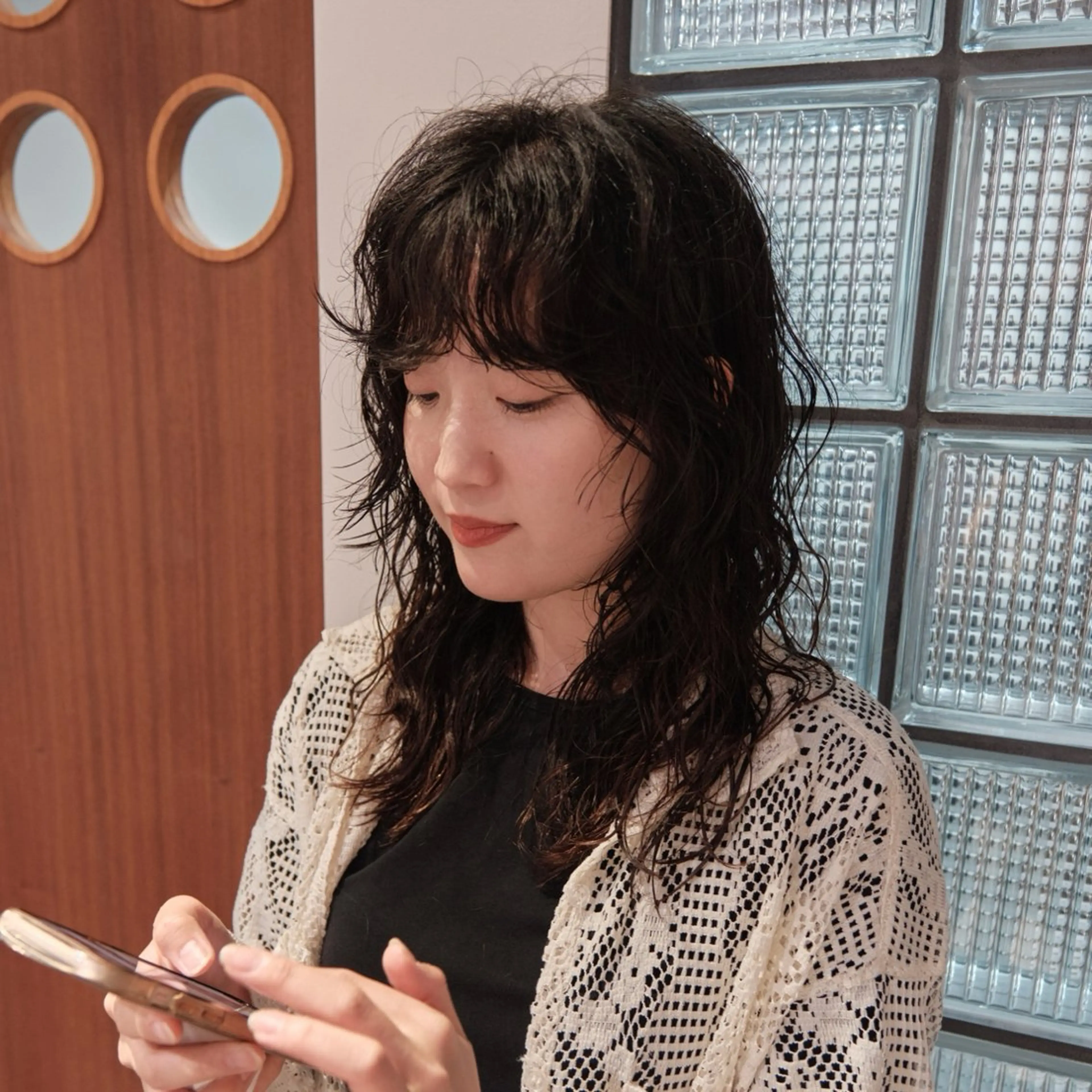 セミロング パーマ セミロングパーマ レイヤーカット カット パーマ トリートメント 東山 涼嘉のヘアスタイル