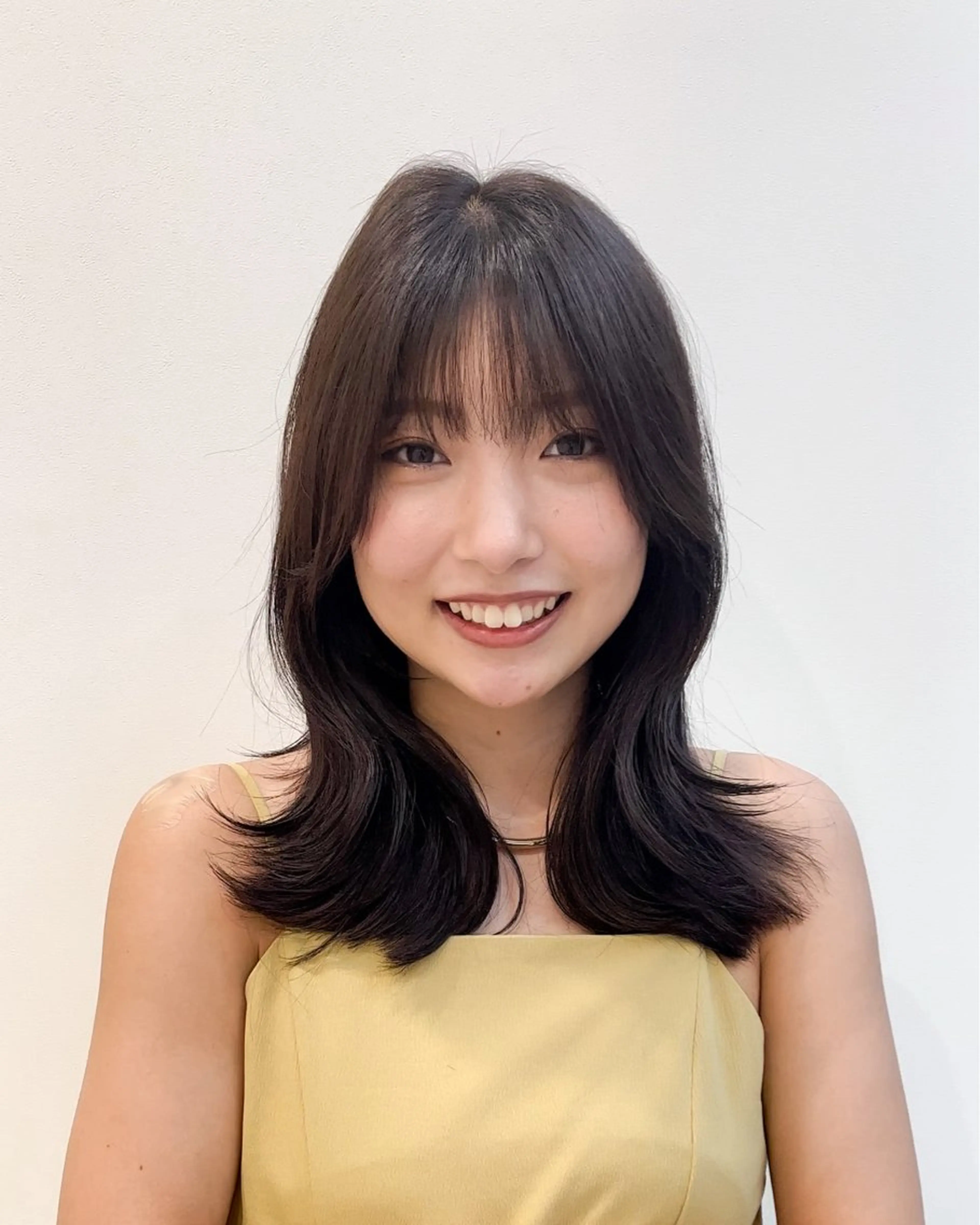 ミディアム カラー 透明感カラー グレージュ ラベンダーカラー くびれヘア 顔周りカット カット トリートメント ミタニ/髪質改善 /レイヤーカットのヘアスタイル