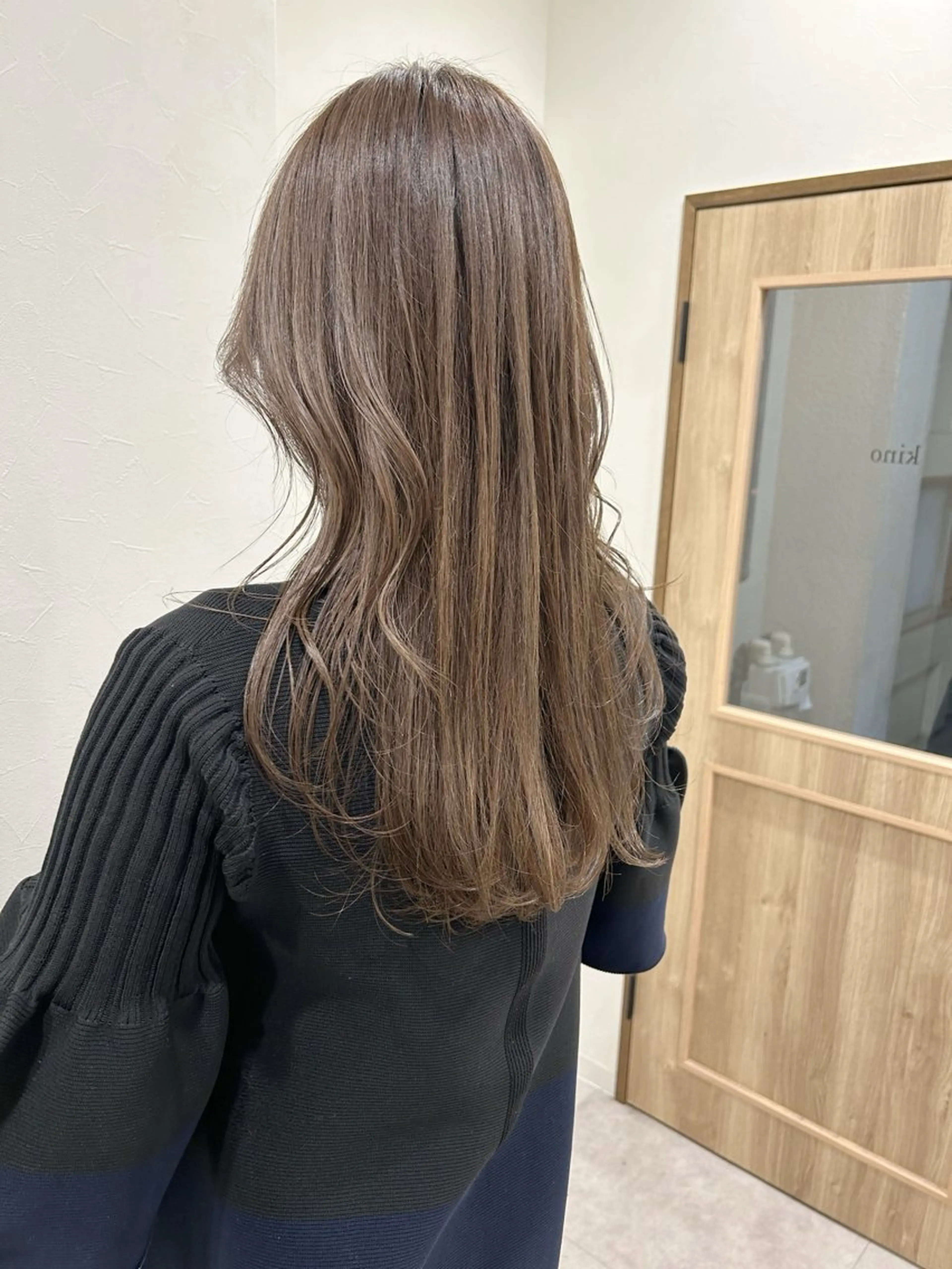 ロング カラー ベージュカラー ブリーチ 透明感カラー グレージュ イルミナカラー カット ヘアカラー トリートメント Radix所属・ボブ/ハイトーン 福生Radix 下田のヘアスタイル