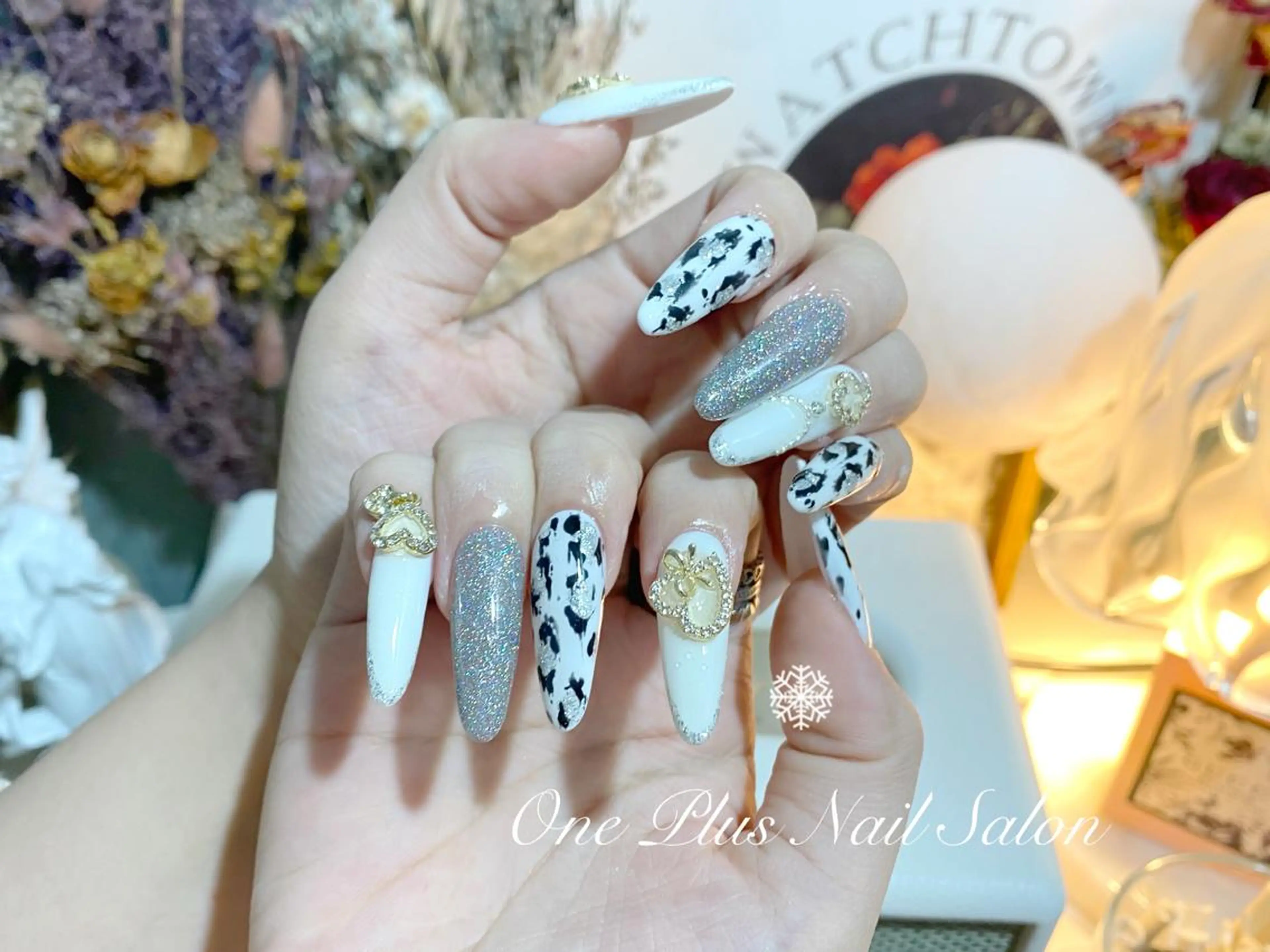 ロング One Plus Nail Salonのネイルデザイン