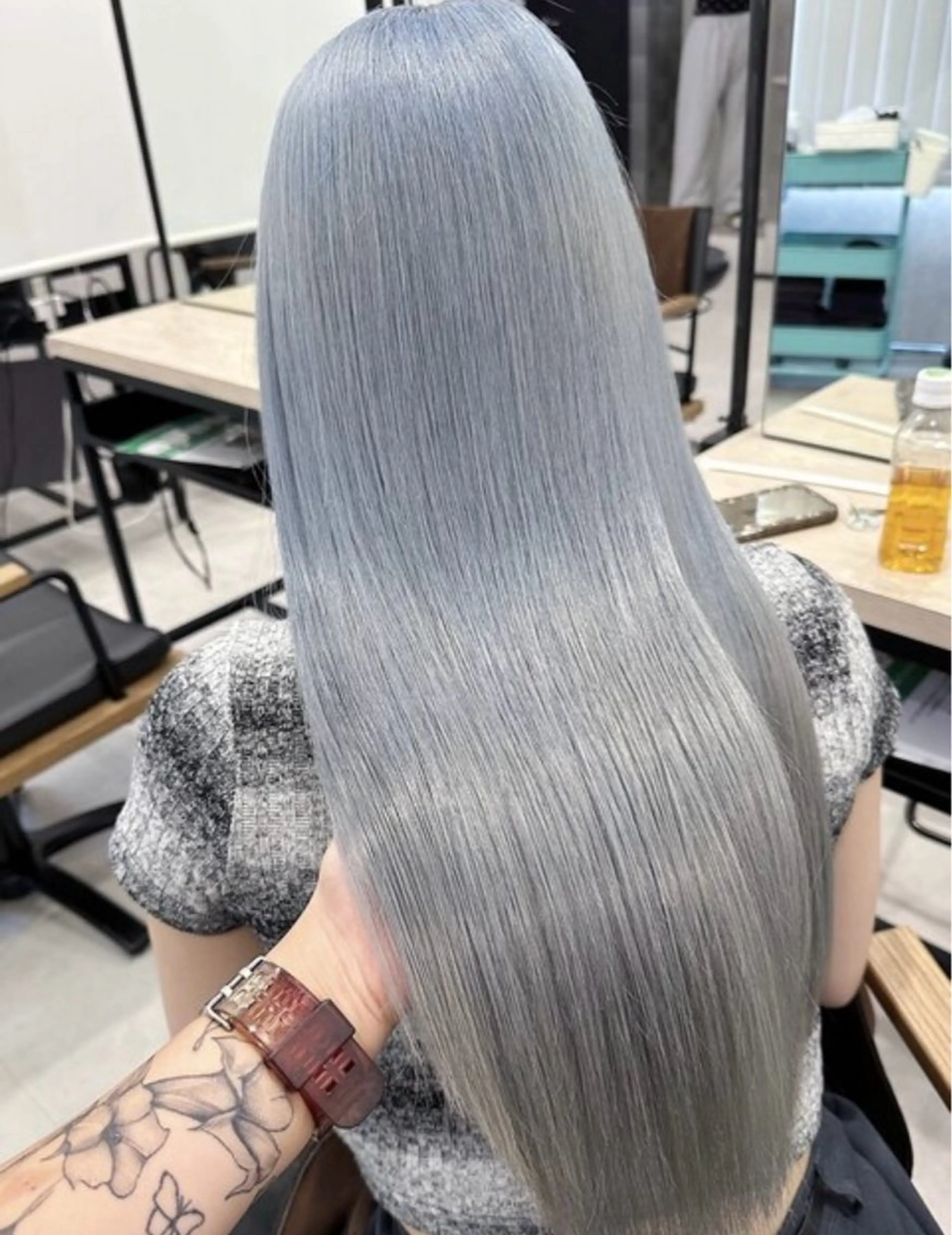 ロング ✨渋谷ハイトーン 功太郎のヘアスタイル