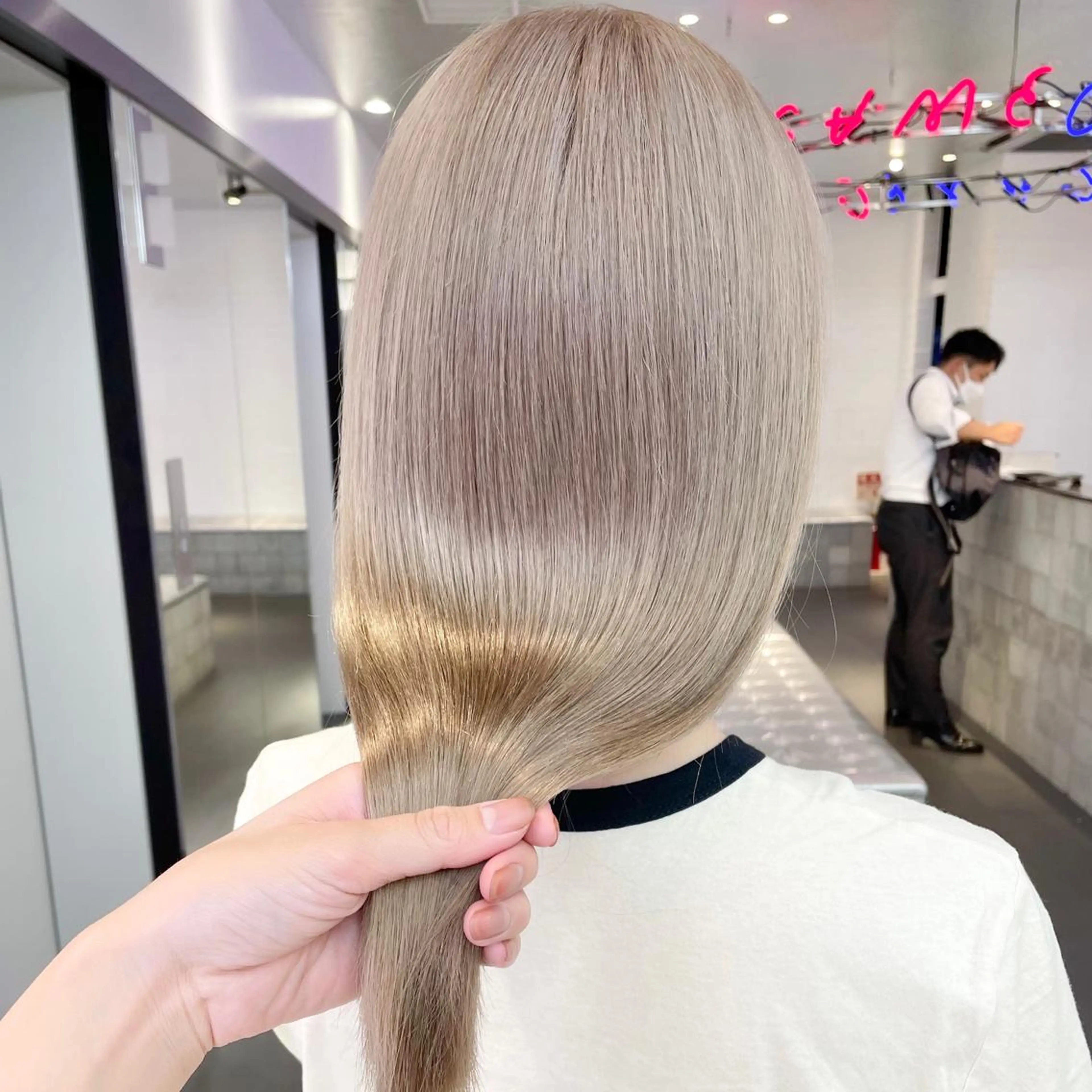 ミディアム カラー ヘアアレンジ メンズ キッズ ネイル マツエク・マツパ アイブロウ ベージュカラー ホワイトベージュ ホワイト ヘアカラー トリートメント ボブ×柔らかいカラー 🌷misaki𓍼のヘアスタイル