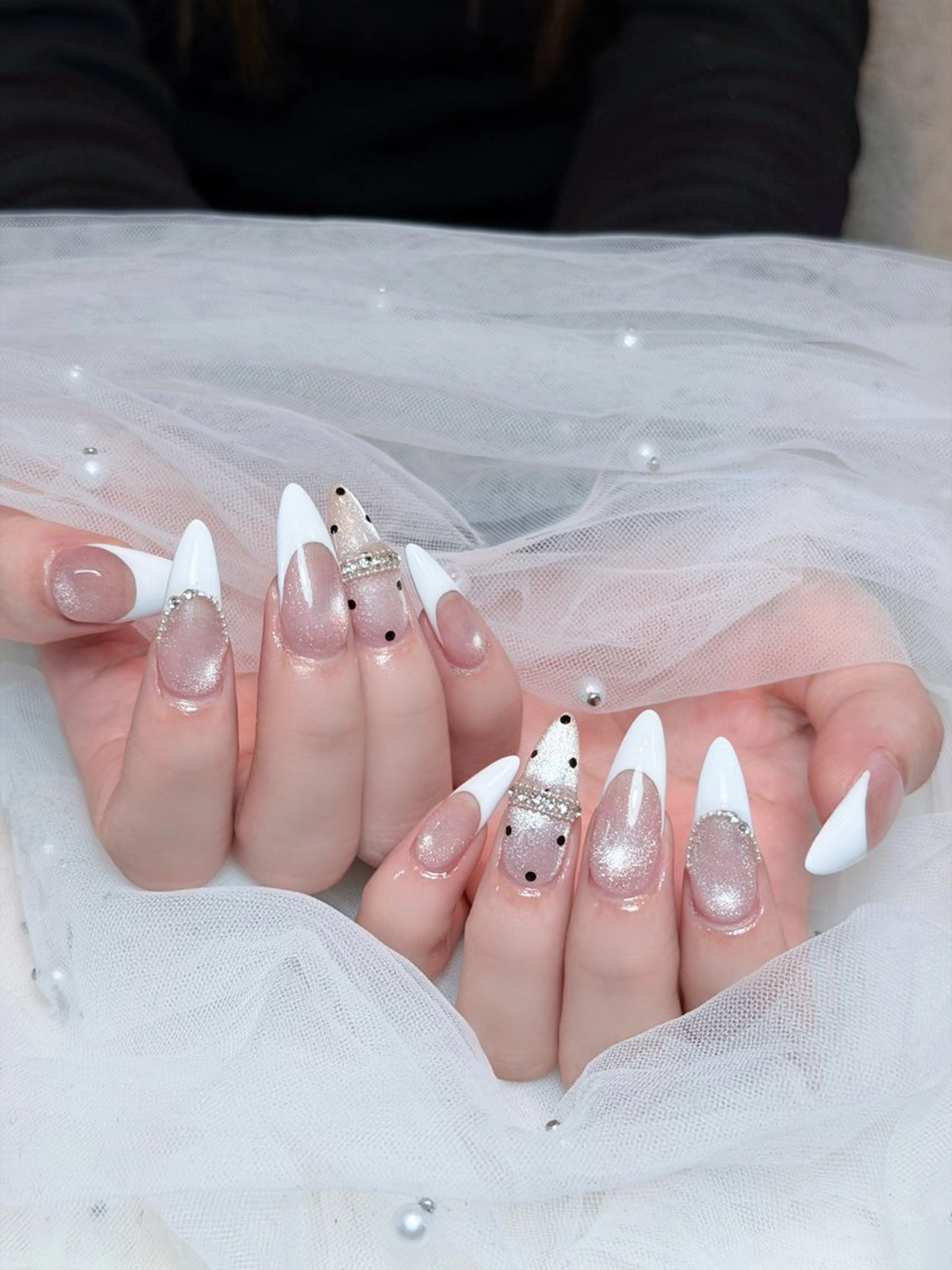 ネイル チークネイル ドット フレンチネイル グラデーション ハート ハンドネイル Julli NailStudioのネイルデザイン