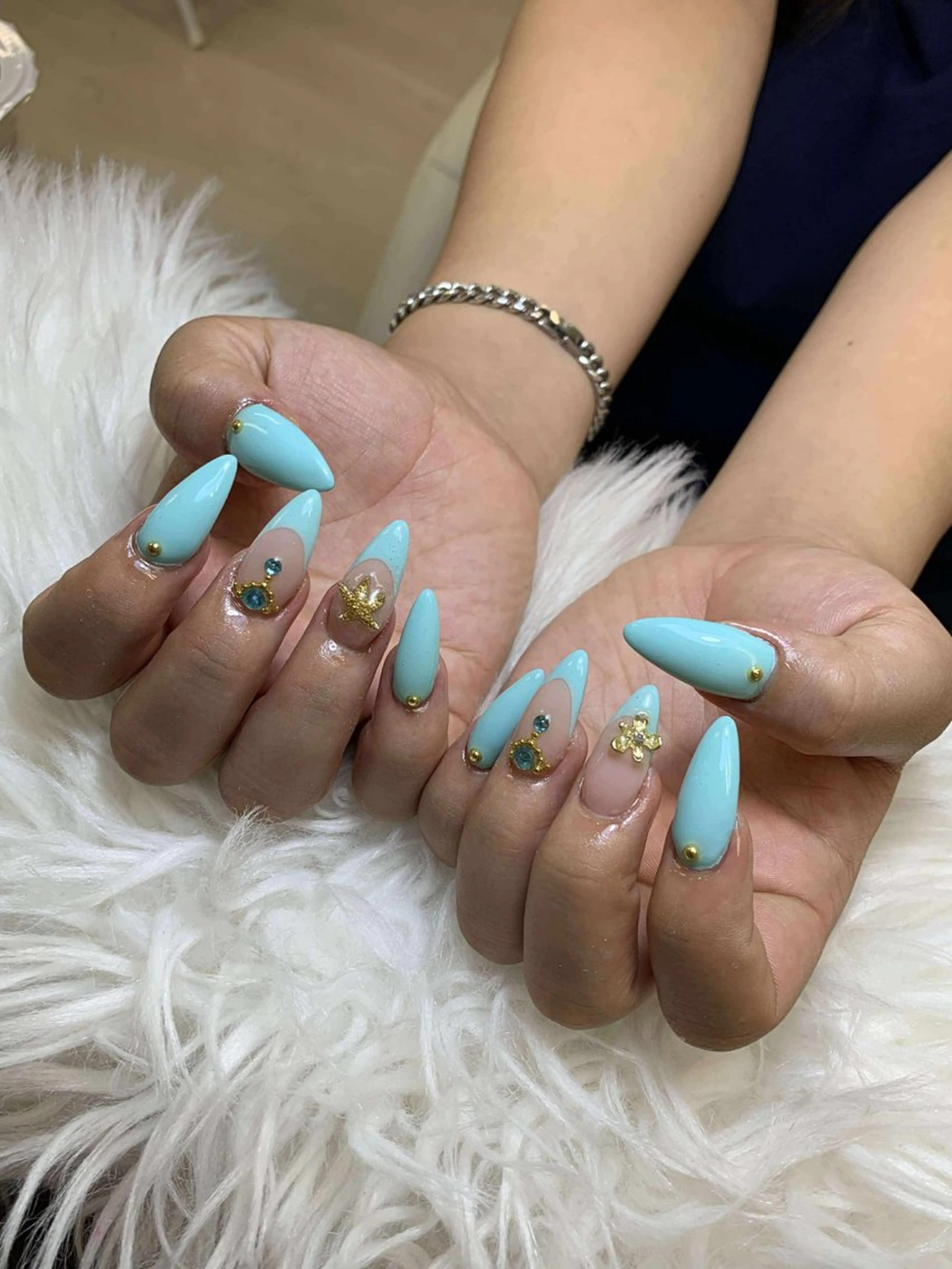 ネイル ハンドネイル ハンドケア Anh Nail 歌舞伎町のネイルデザイン