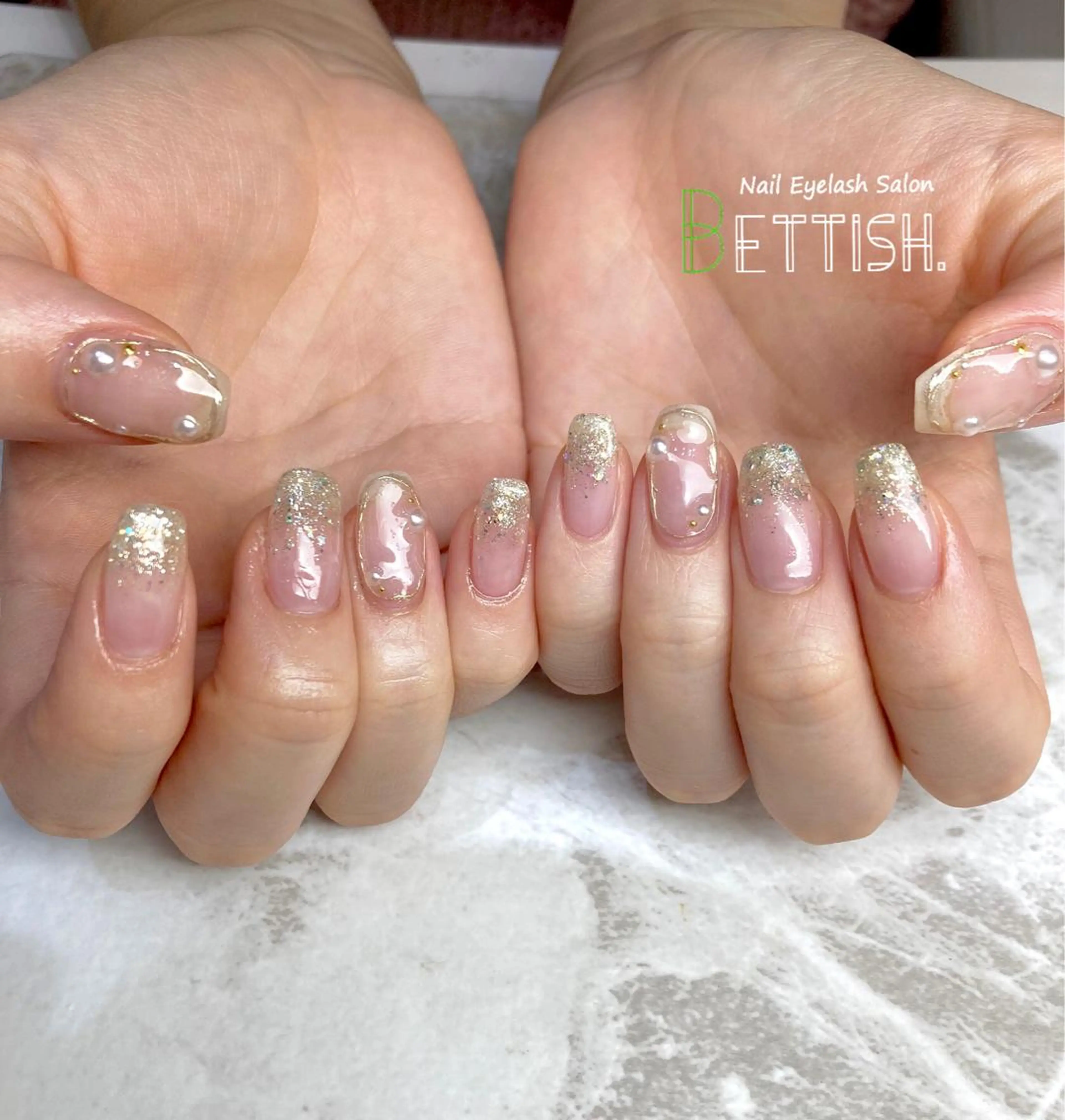 ネイル ゴールド キラキラネイル ラメ(グリッター) ミラーネイル BETTISH. KUMIKO☺︎︎のネイルデザイン