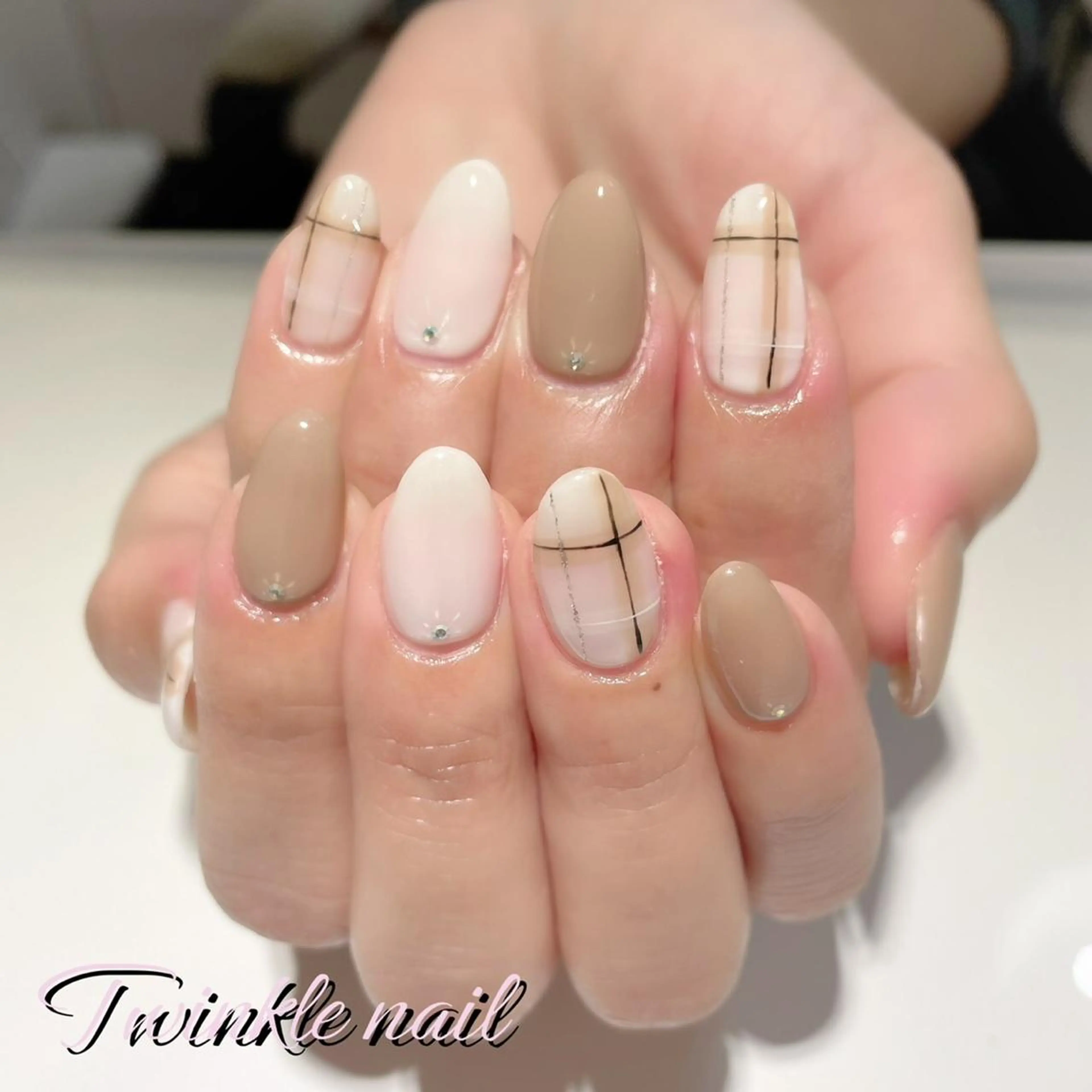 ネイル ハンドネイル ハンドケア 中井 綾香の眉毛・アイブロウイメージ