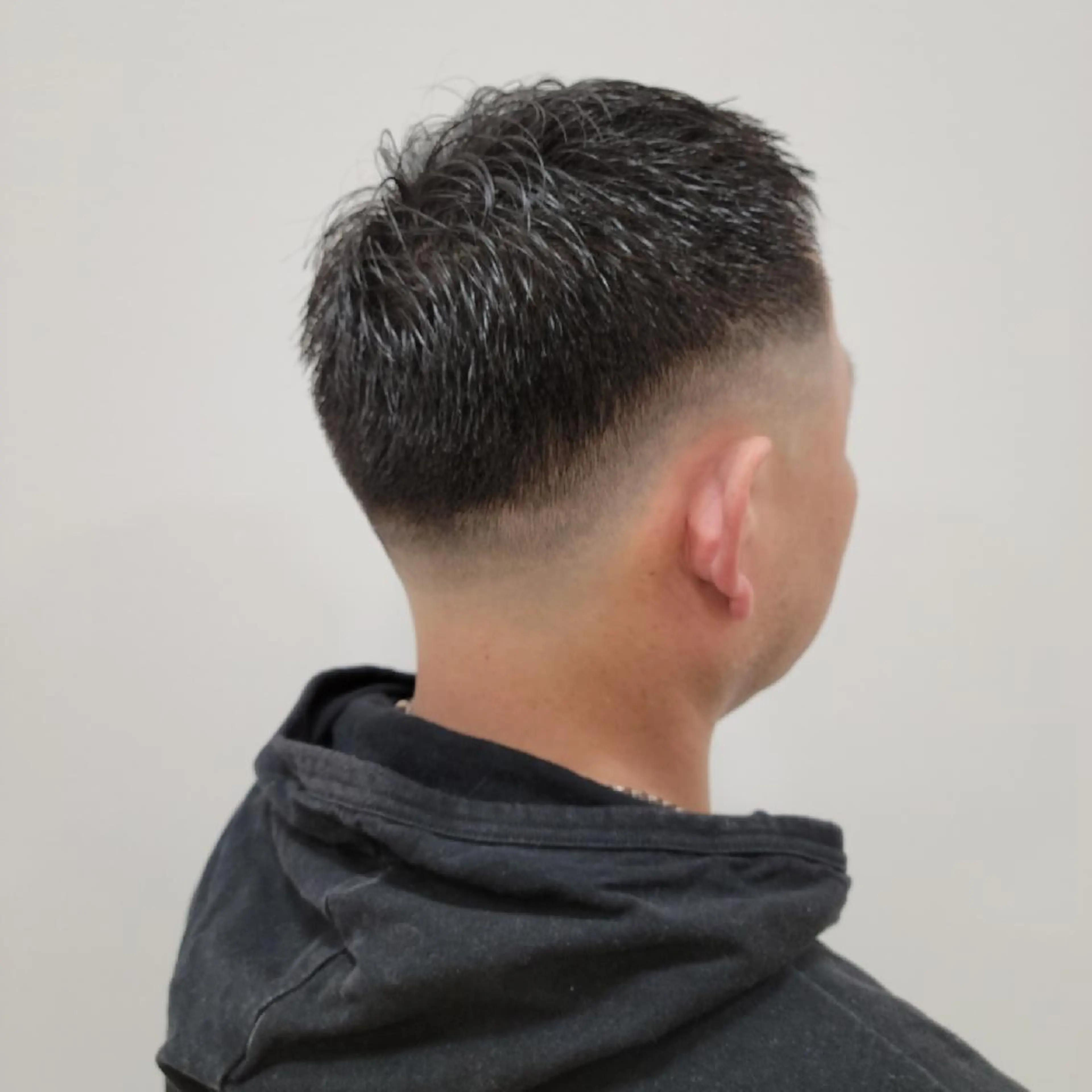 ショート カット 中川 秀明のヘアスタイル